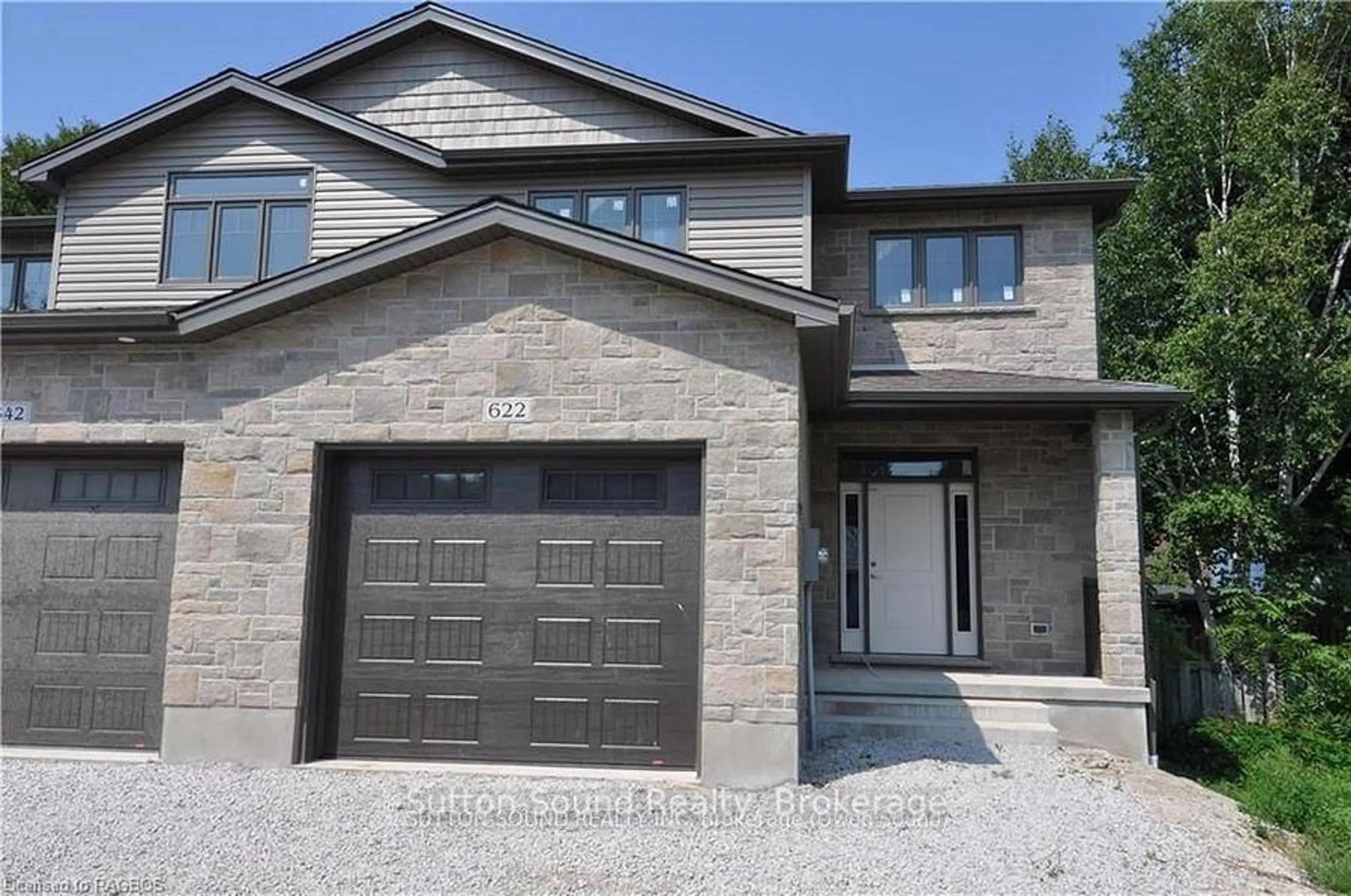 Home with brick exterior material, street for 622 8th St, Owen Sound Ontario N4K 5N3