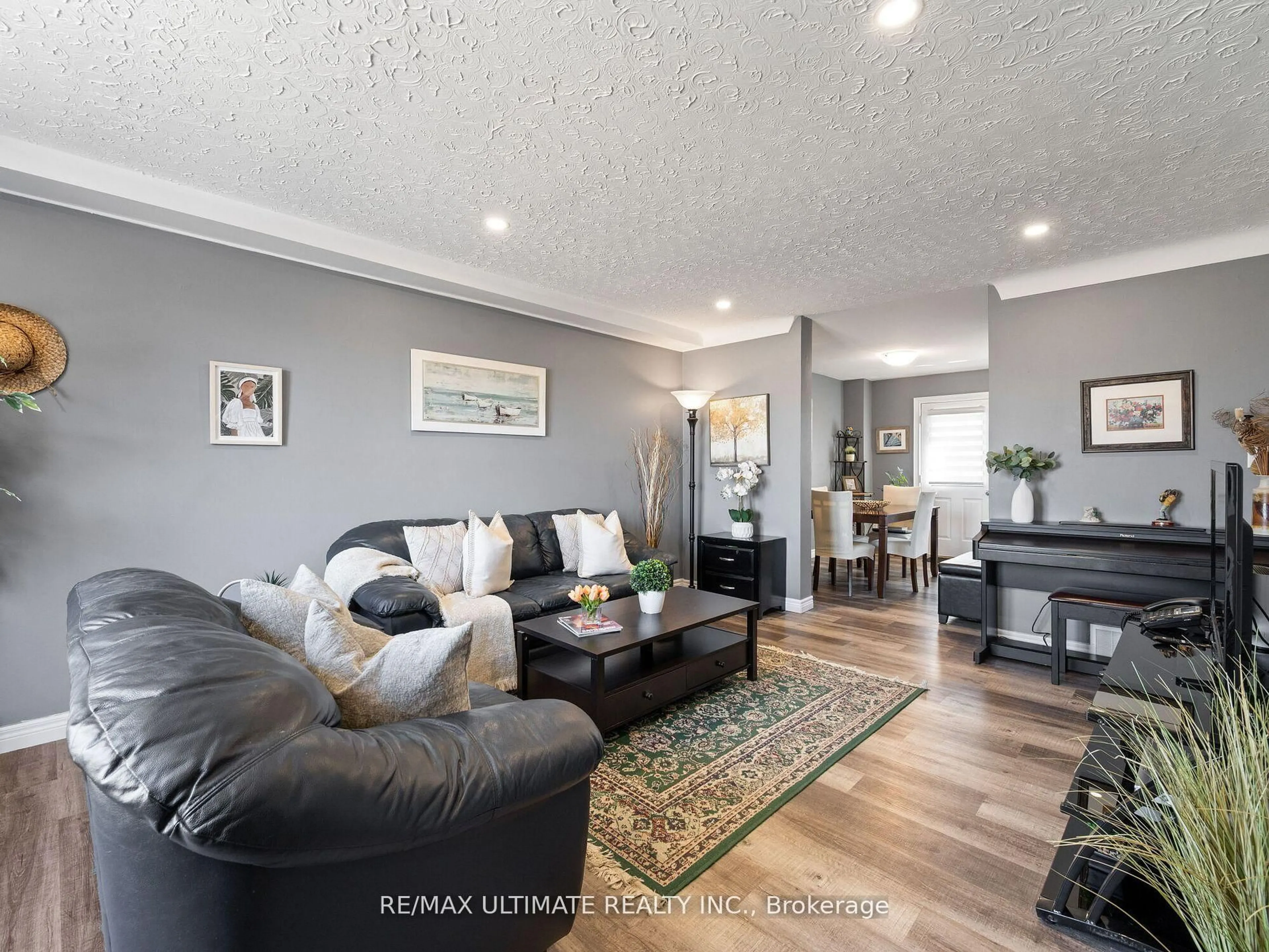 Living room with furniture, unknown for 252 Bertie St #3, Fort Erie Ontario L2A 1Z6