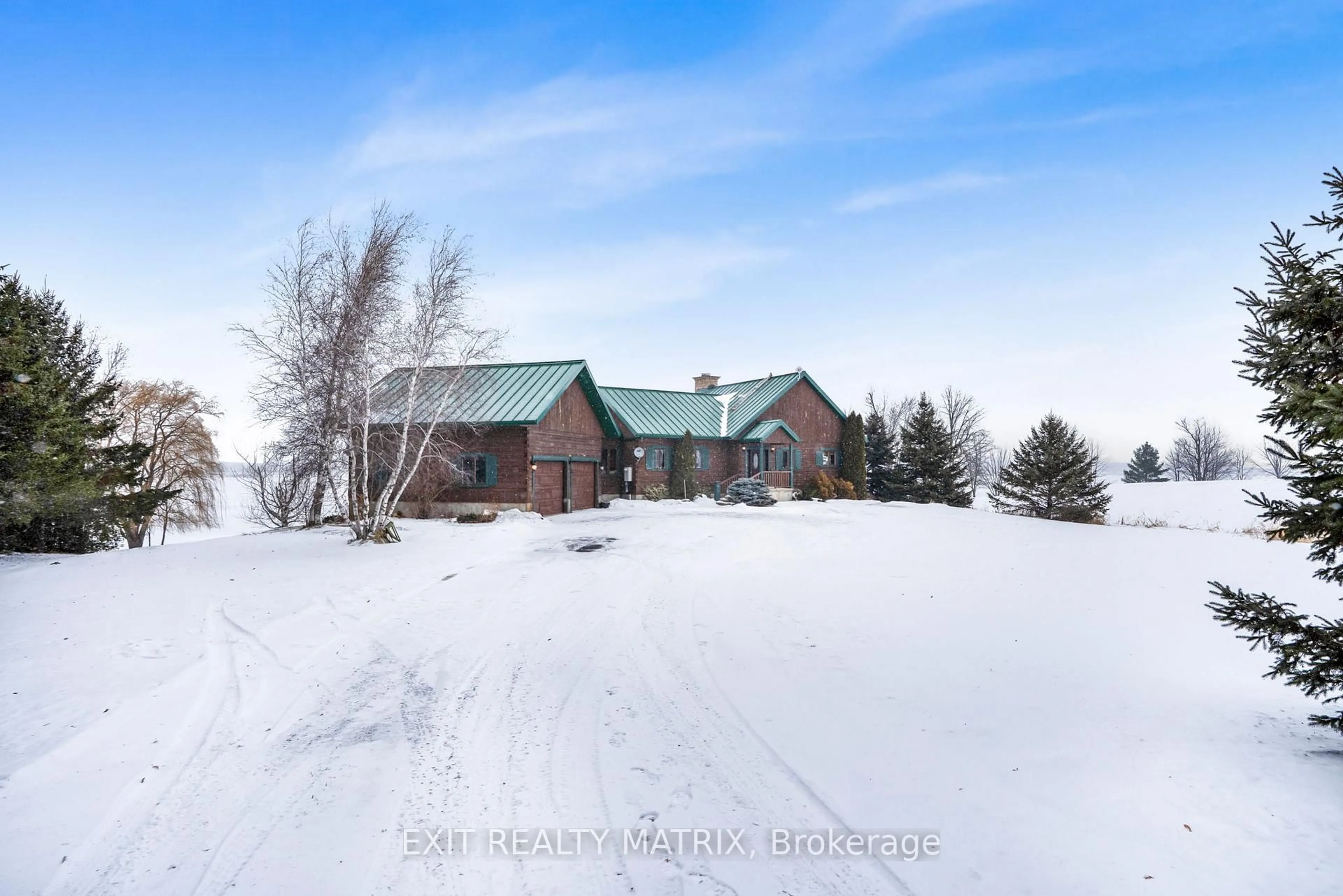 A pic from outside/outdoor area/front of a property/back of a property/a pic from drone, mountain view for 353 Chemin Du Domaine Rd, Alfred and Plantagenet Ontario K0B 1J0