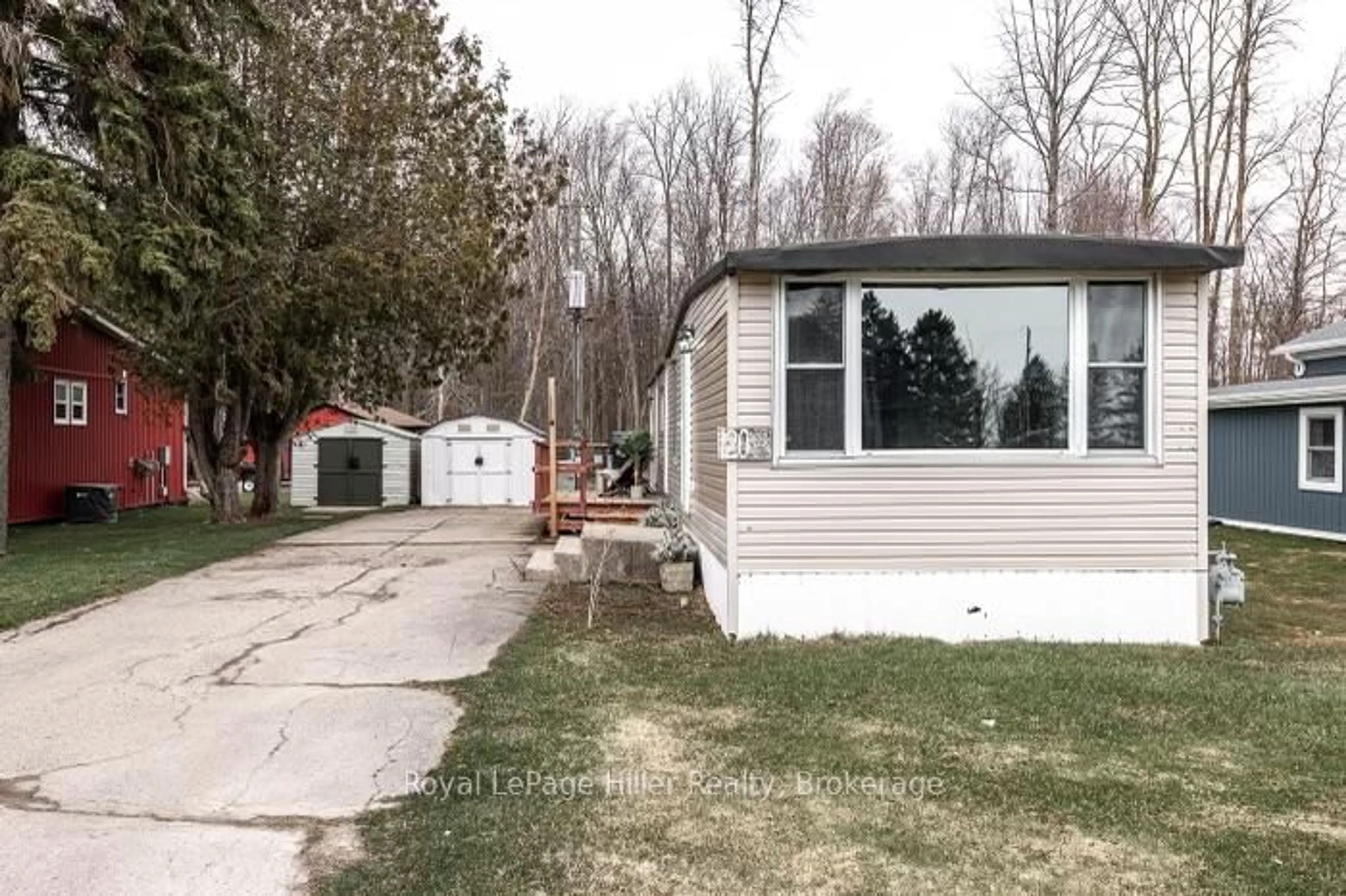 Unknown for 120 Ash Rd, Perth East Ontario N5A 6S6