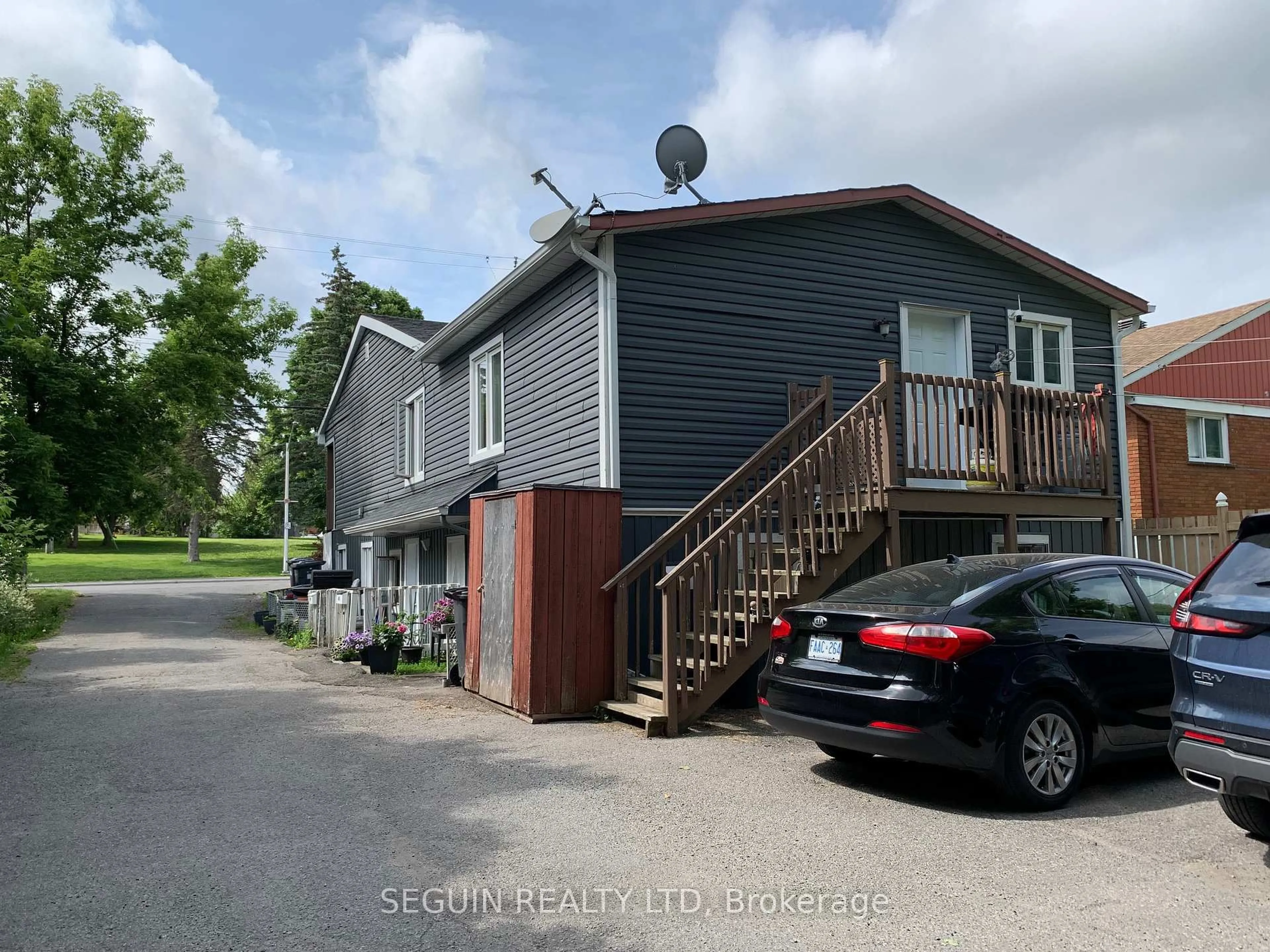 A pic from outside/outdoor area/front of a property/back of a property/a pic from drone, street for 645-647A-647B Higginson St, Hawkesbury Ontario K6A 1G9