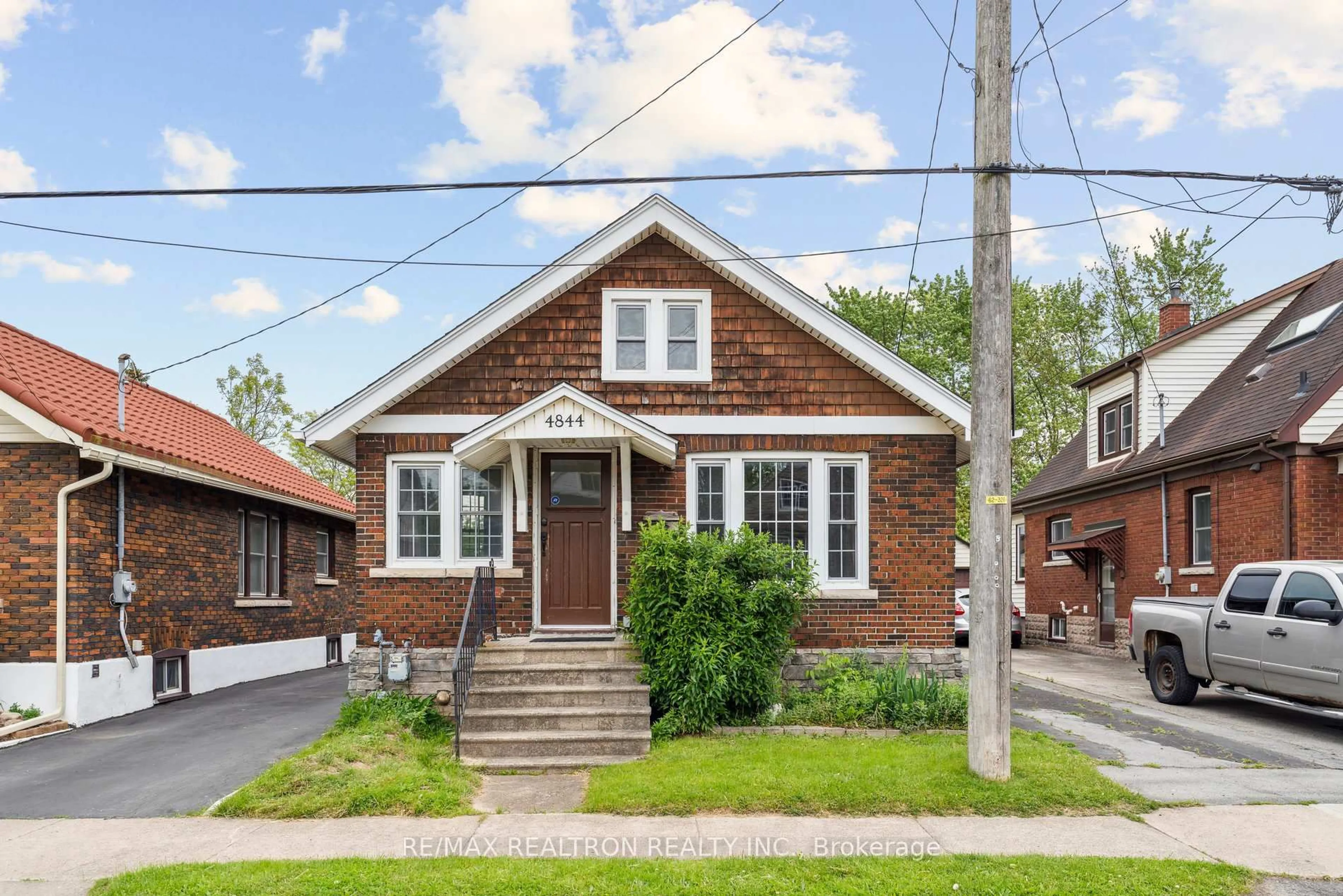 Home with brick exterior material, street for 4844 Sixth Ave, Niagara Falls Ontario L2E 4T9