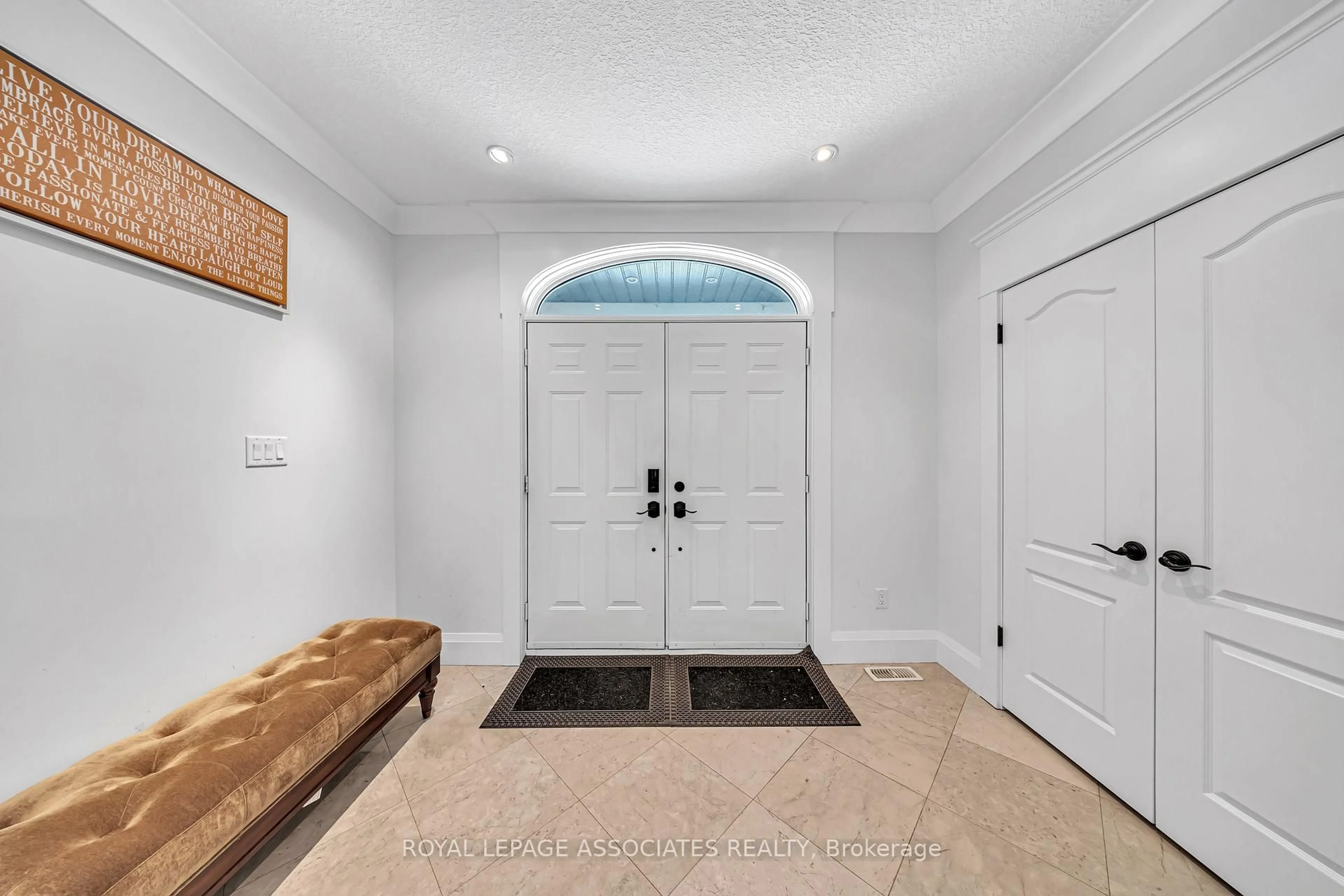 Indoor entryway for 21 Old Mill Rd, Brant Ontario N0J 1V0
