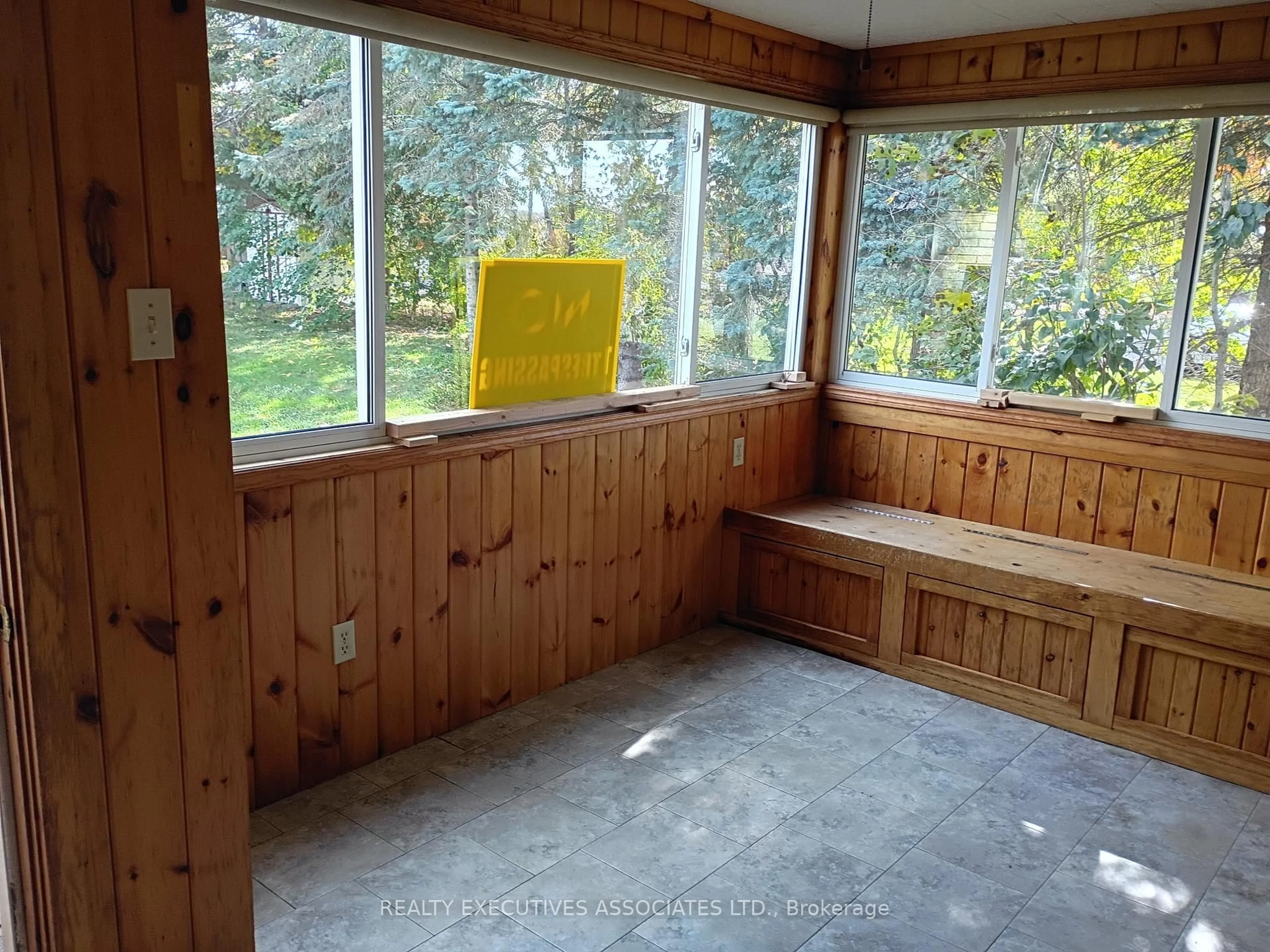 A pic of a room for 913 Ward St, Selwyn Ontario K0L 1H0