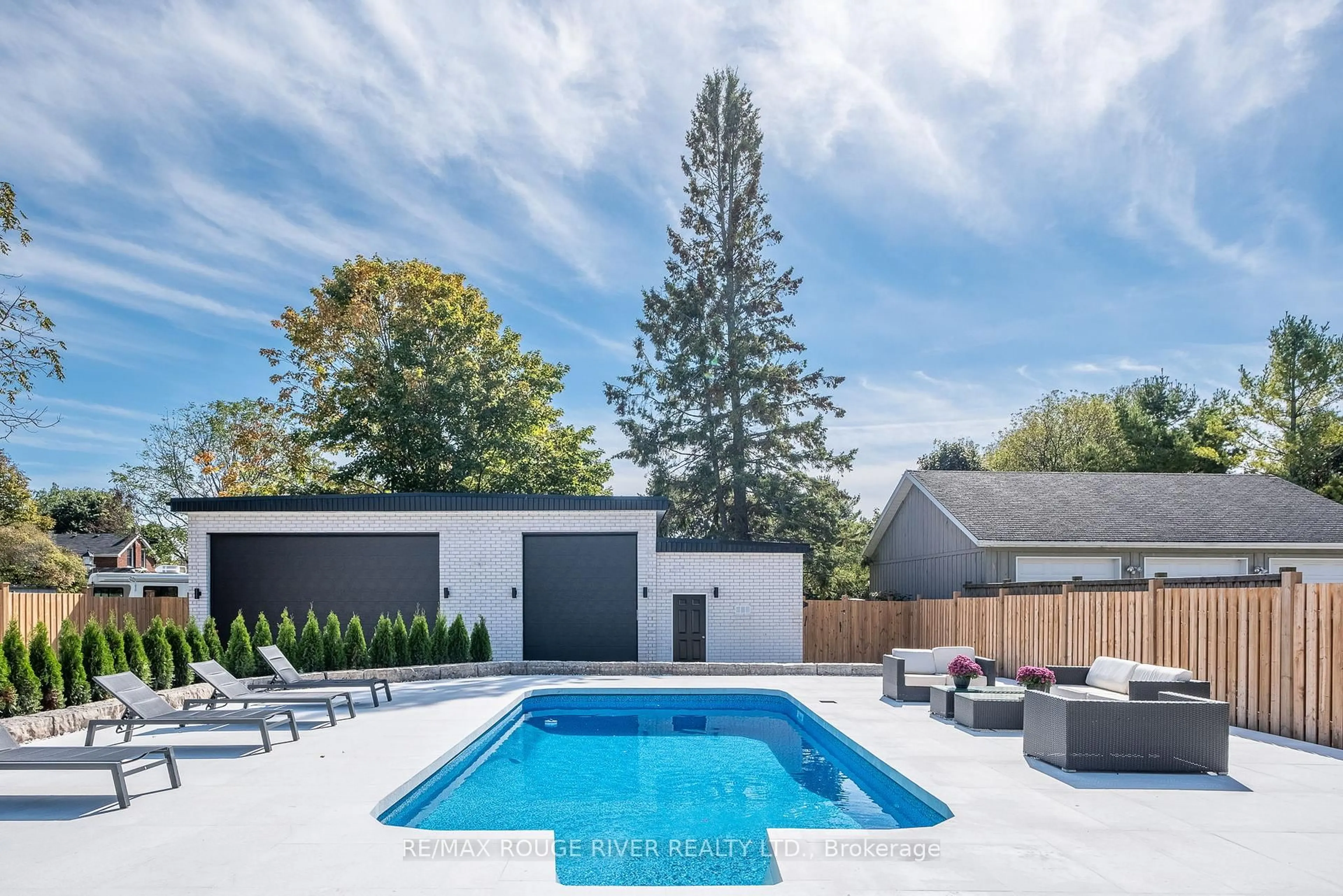 Pool for 375 King St, Cobourg Ontario K9A 2N6
