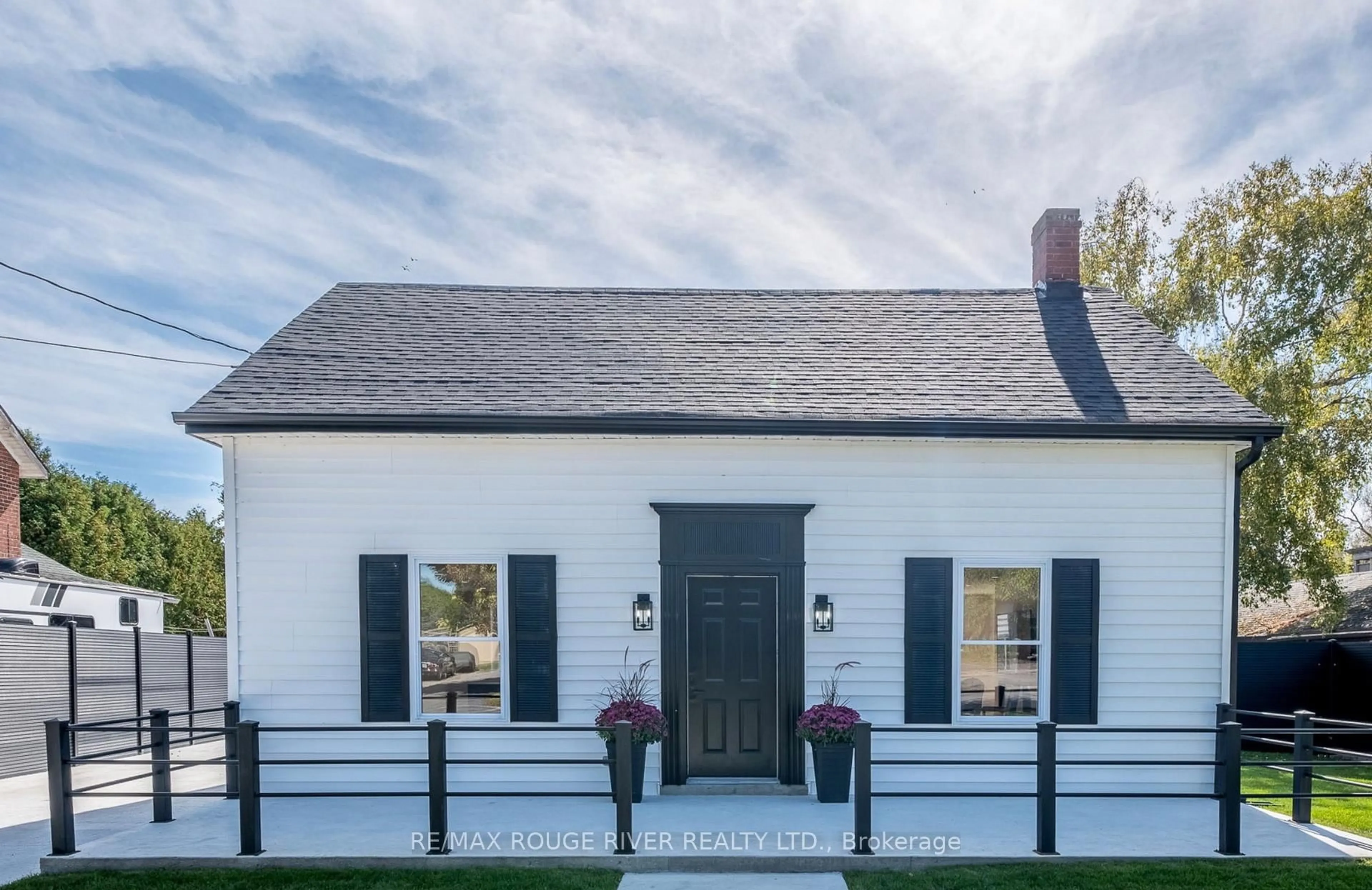 Home with vinyl exterior material, street for 375 King St, Cobourg Ontario K9A 2N6