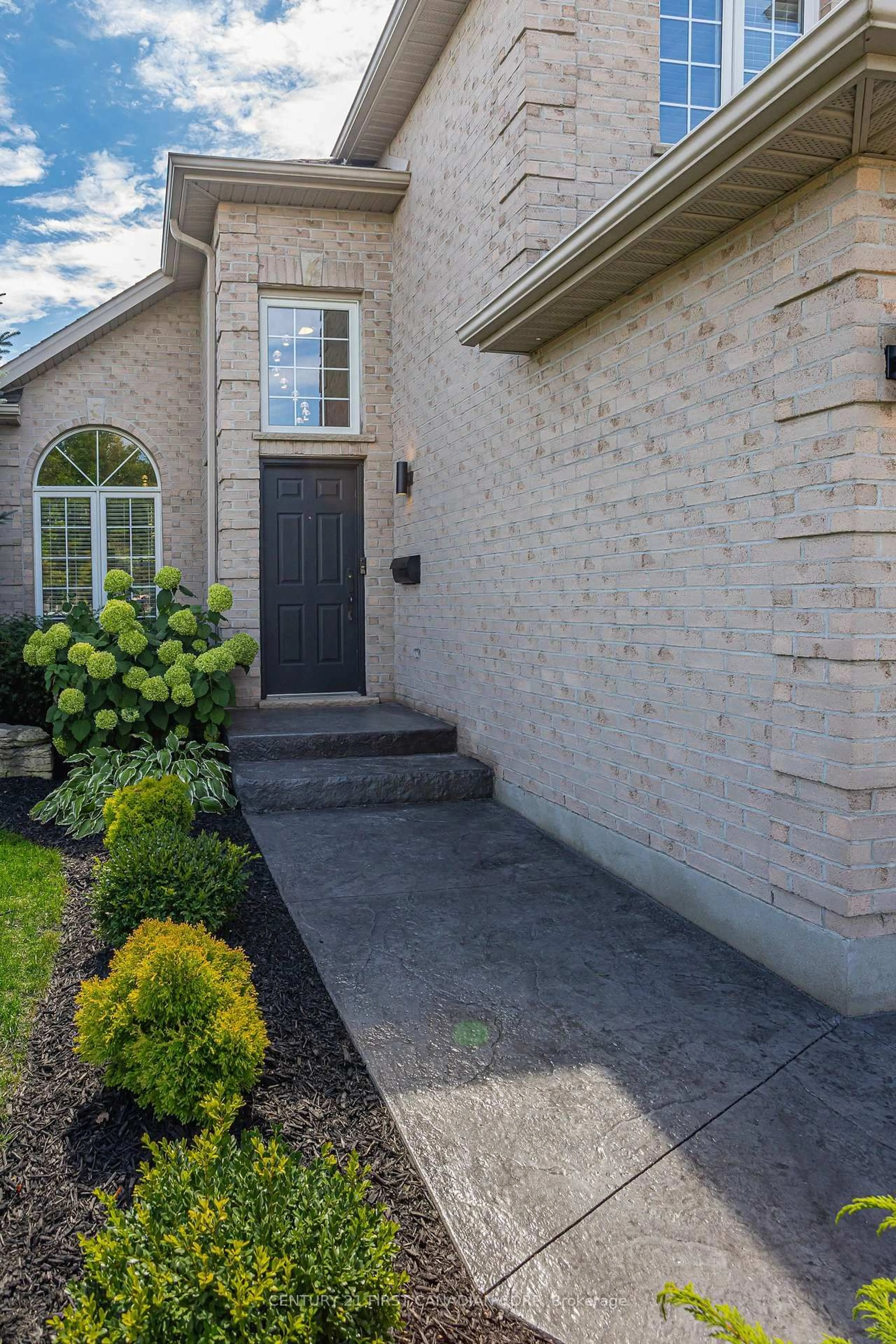 Home with brick exterior material, street for 1075 Blackmaple Crt, London East Ontario N5Y 5P9