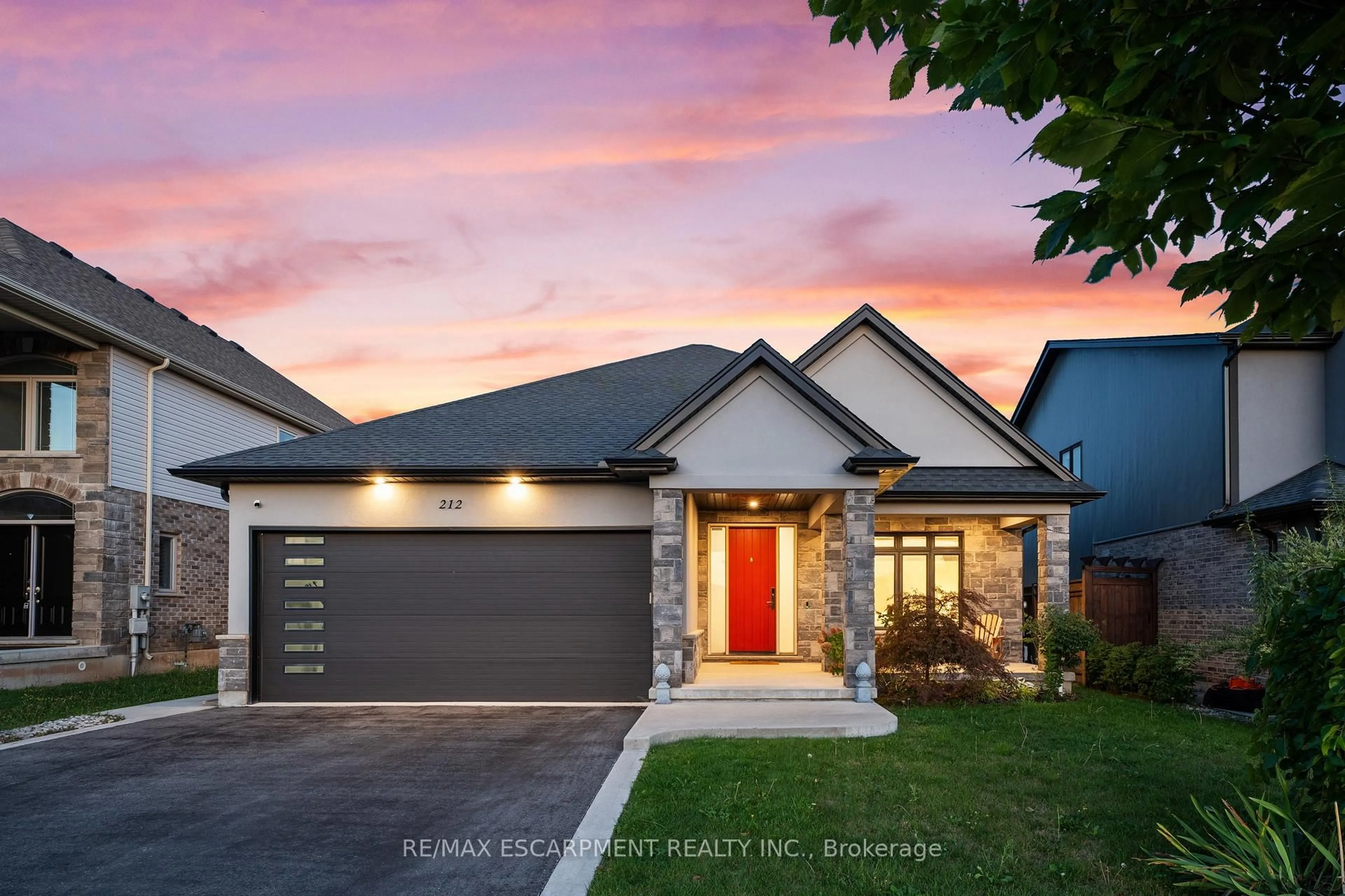 Home with brick exterior material, street for 212 Viger Dr, Welland Ontario L3B 1A5