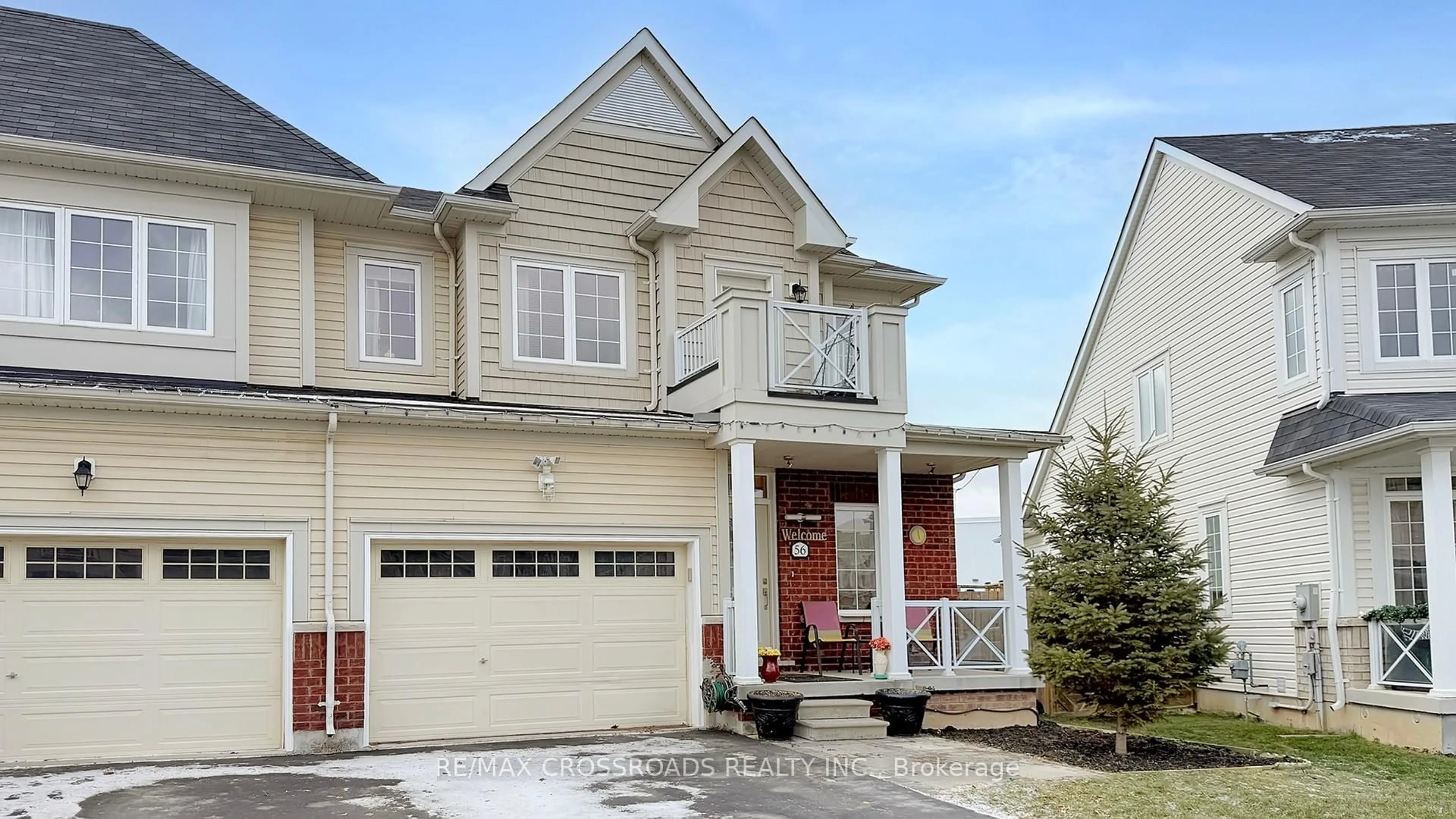 Home with vinyl exterior material, street for 56 Dominion Cres, Niagara-on-the-Lake Ontario L0S 1J1
