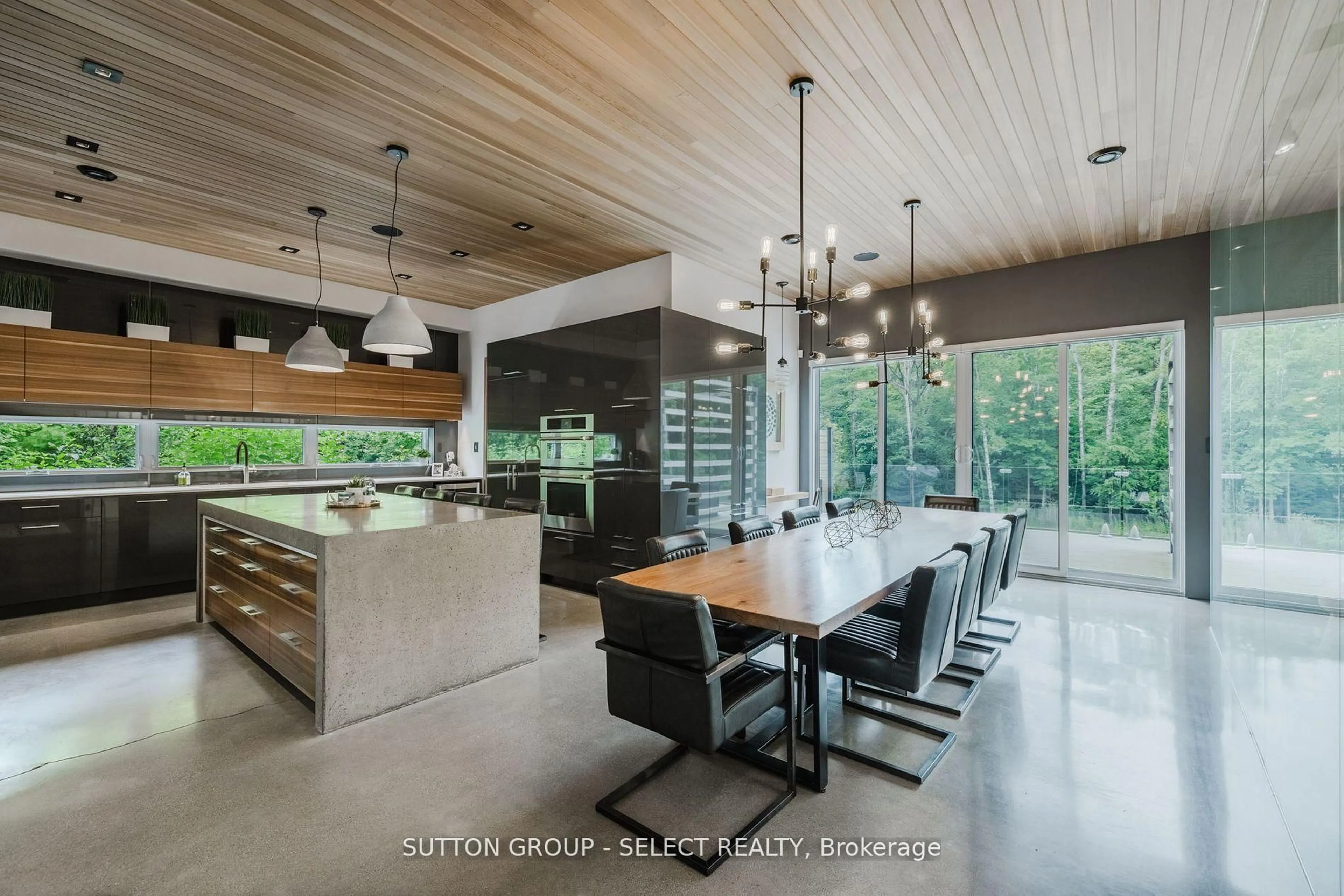 Unknown for 9385 ELVIAGE Dr, London South Ontario N6K 4R8