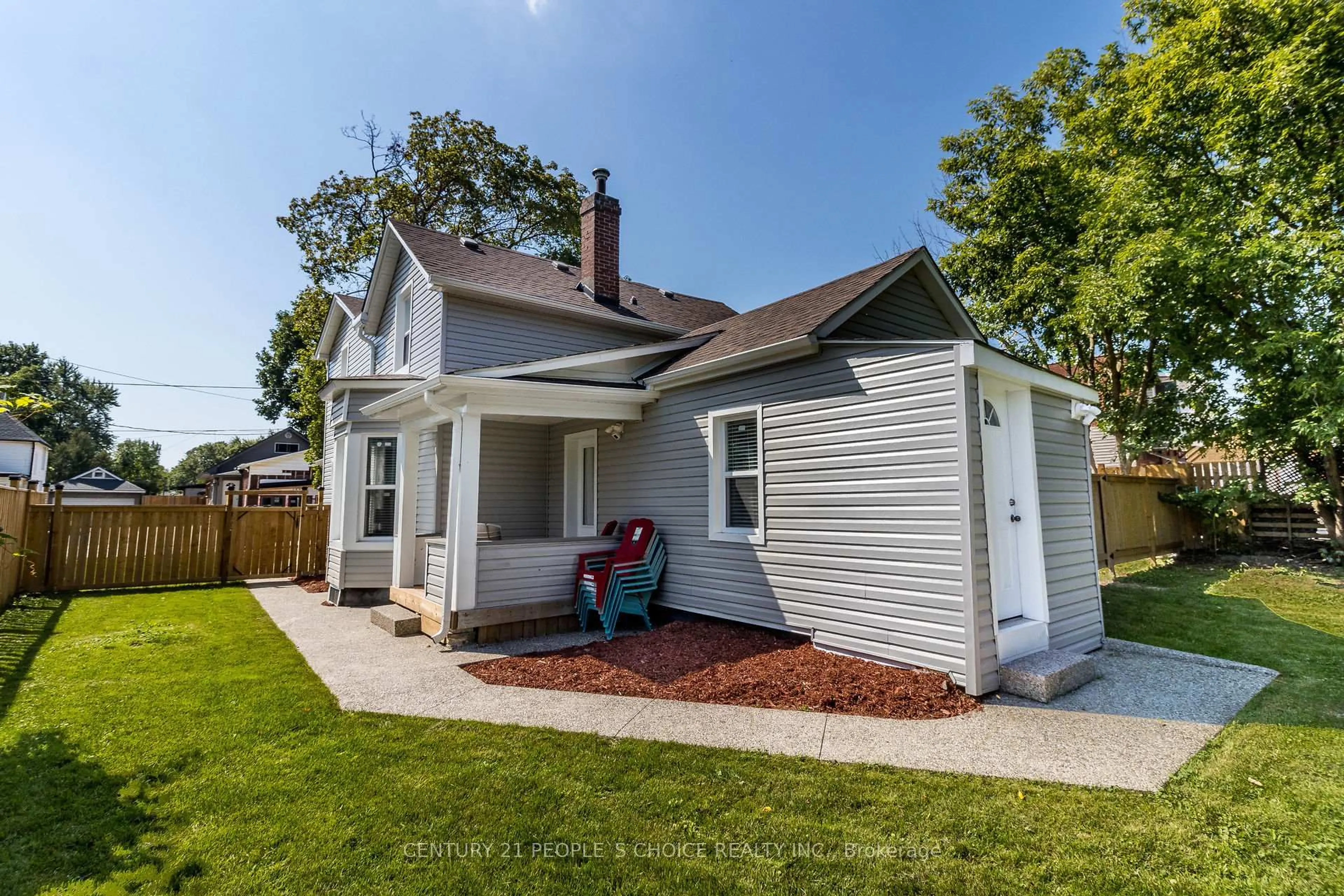 Home with brick exterior material, street for 5057 Bridge St, Niagara Falls Ontario L2E 2S7