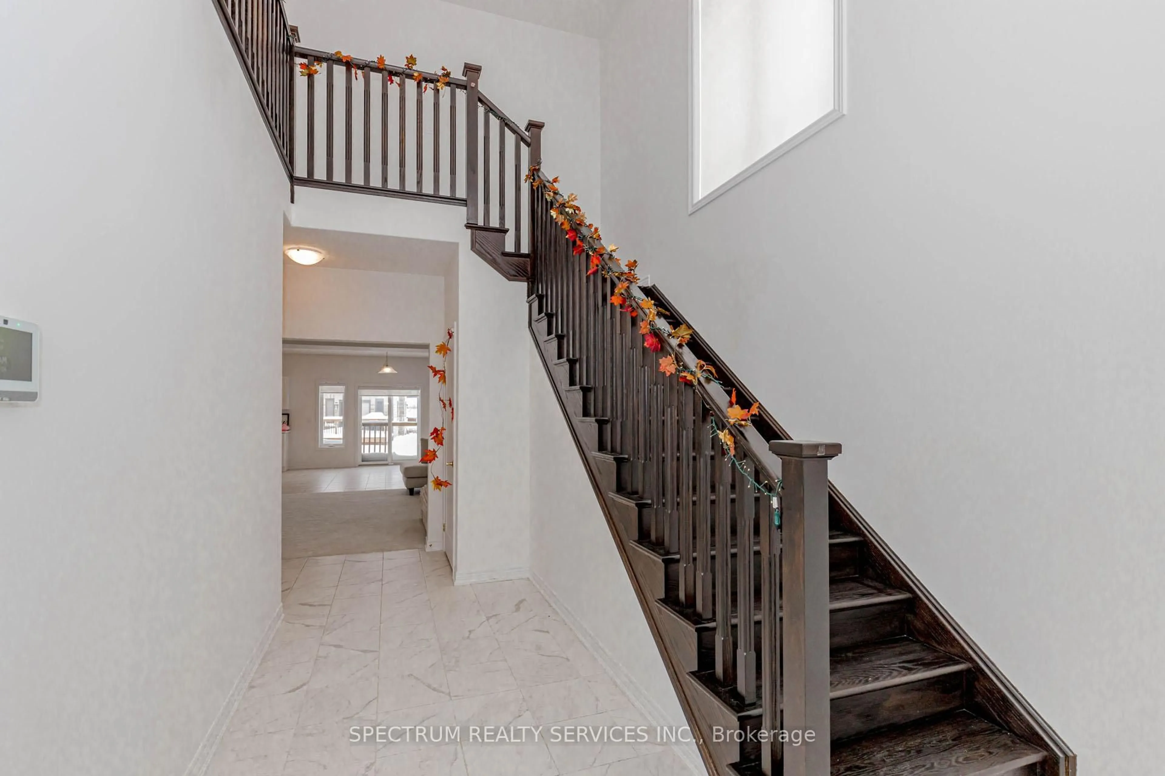 Indoor foyer for 140 MCCAUSLAND Dr, Grey Highlands Ontario N0C 1H0