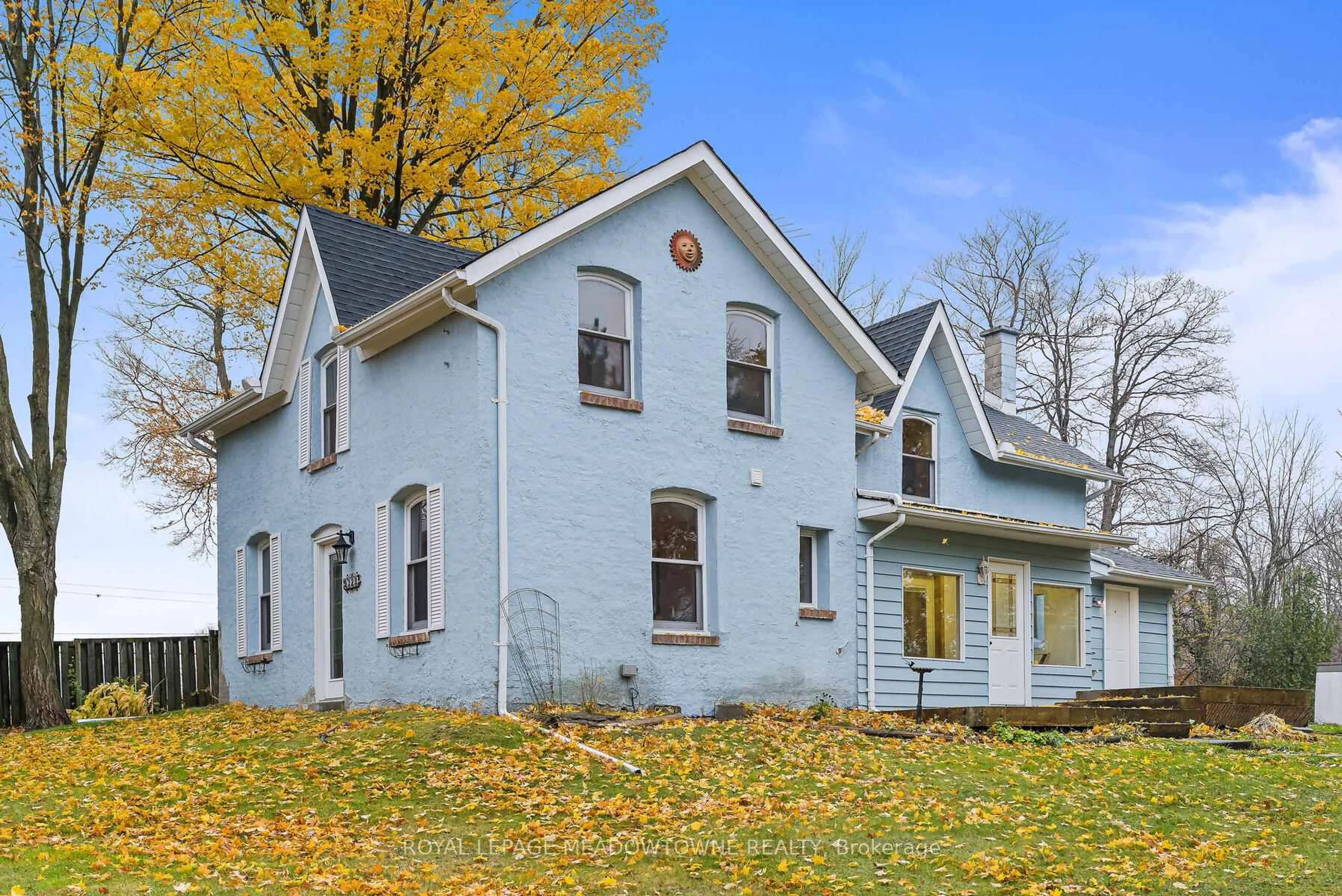 Home with vinyl exterior material, unknown for 9328 Wellington Rd 50 Rd, Erin Ontario N0B 1T0