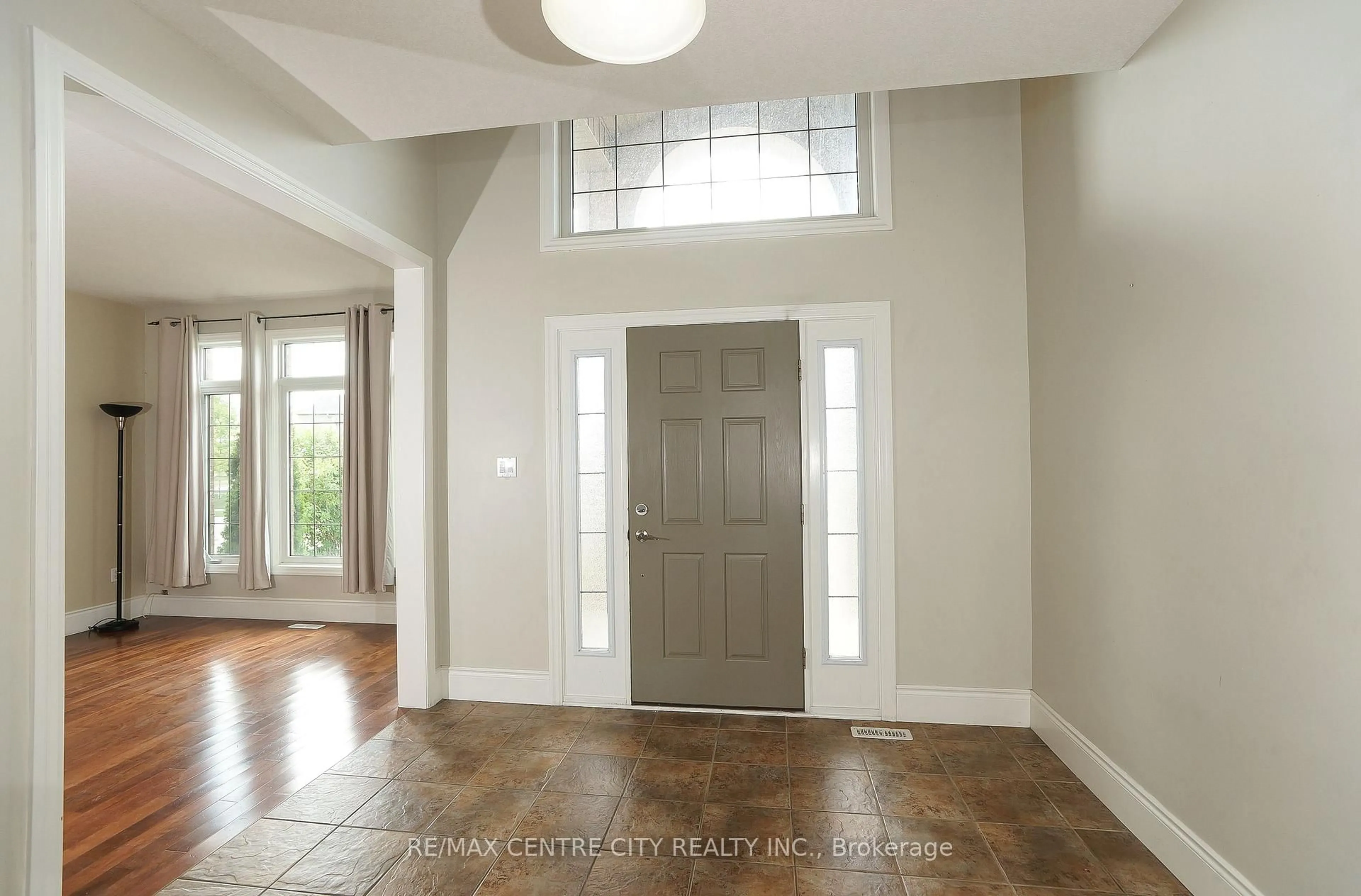 Indoor entryway for 2024 Pennyroyal St, London North Ontario N5X 0E5