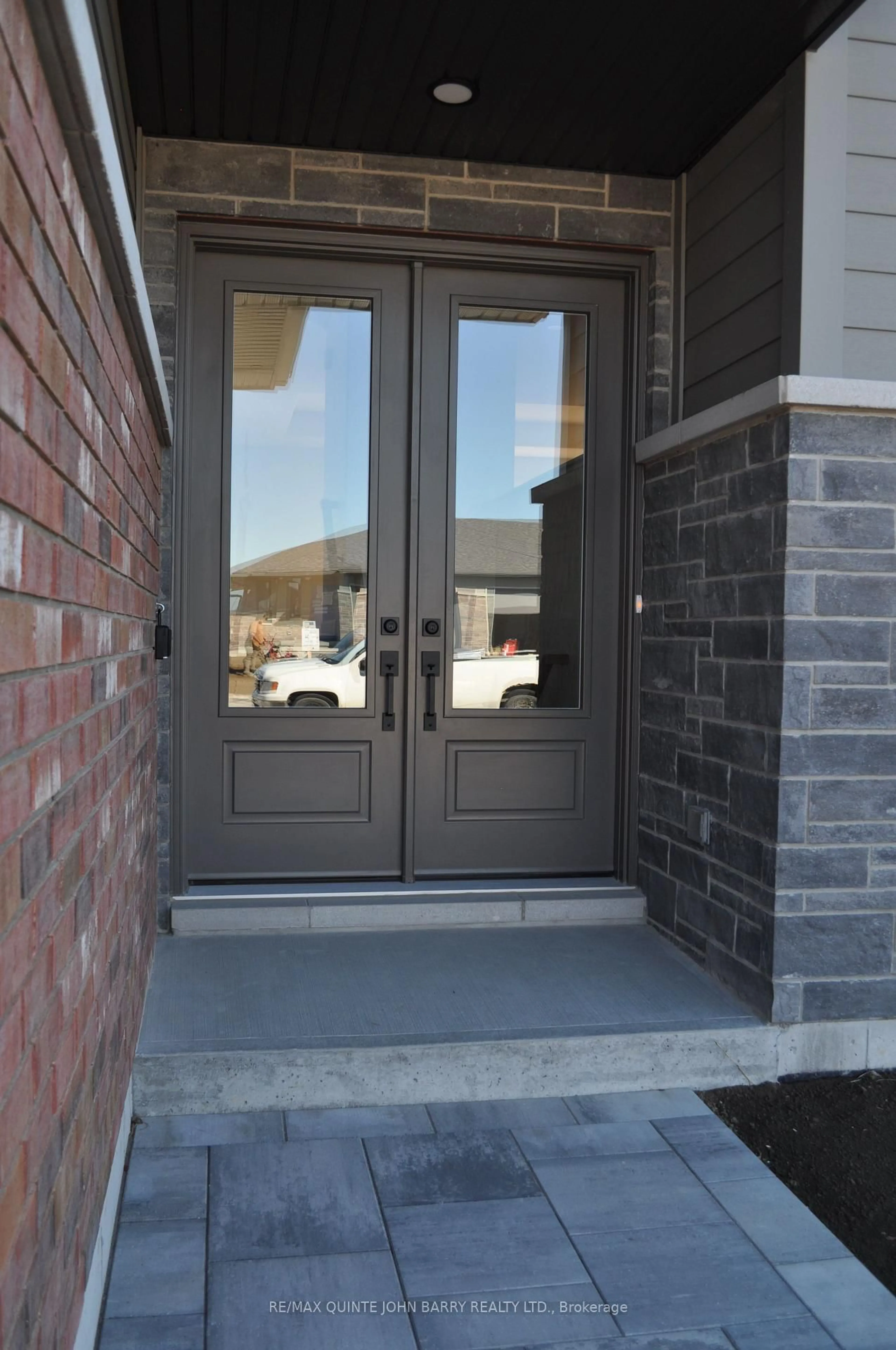 Indoor entryway for 8 Parkland Circ #Lot 4, Quinte West Ontario K8V 0R4