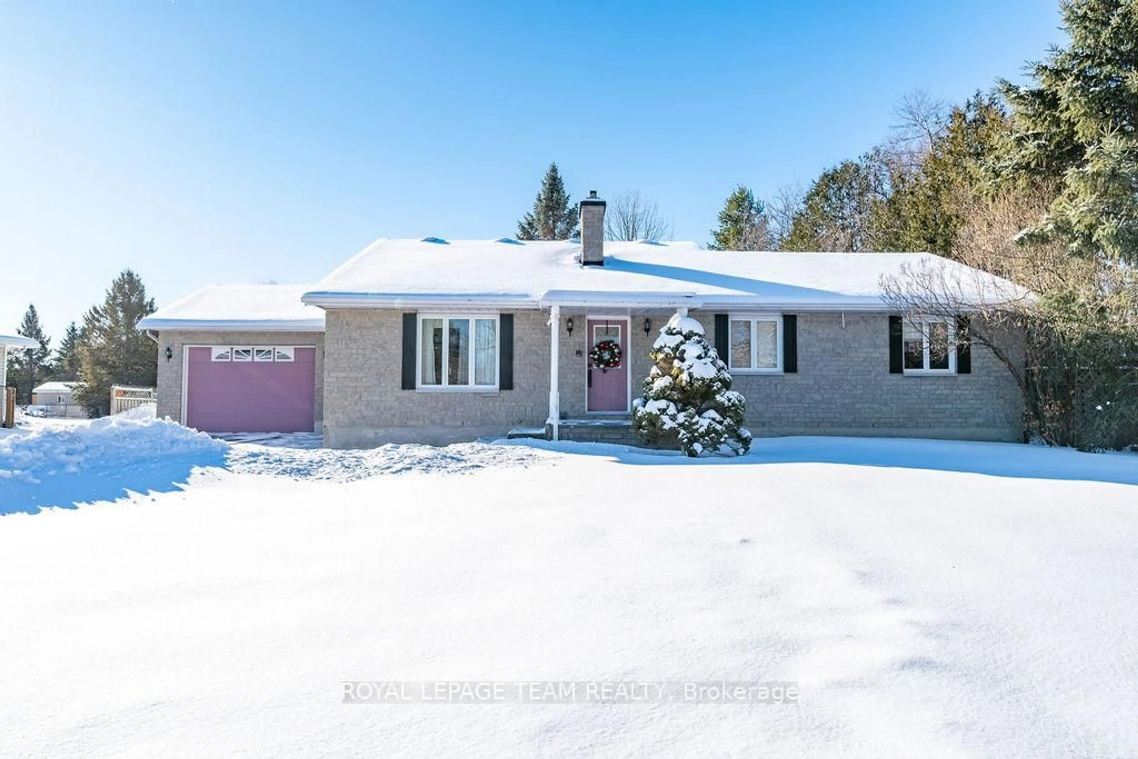 Home with vinyl exterior material, street for 591 Bellamy Rd, Pakenham Ontario K0A 2X0