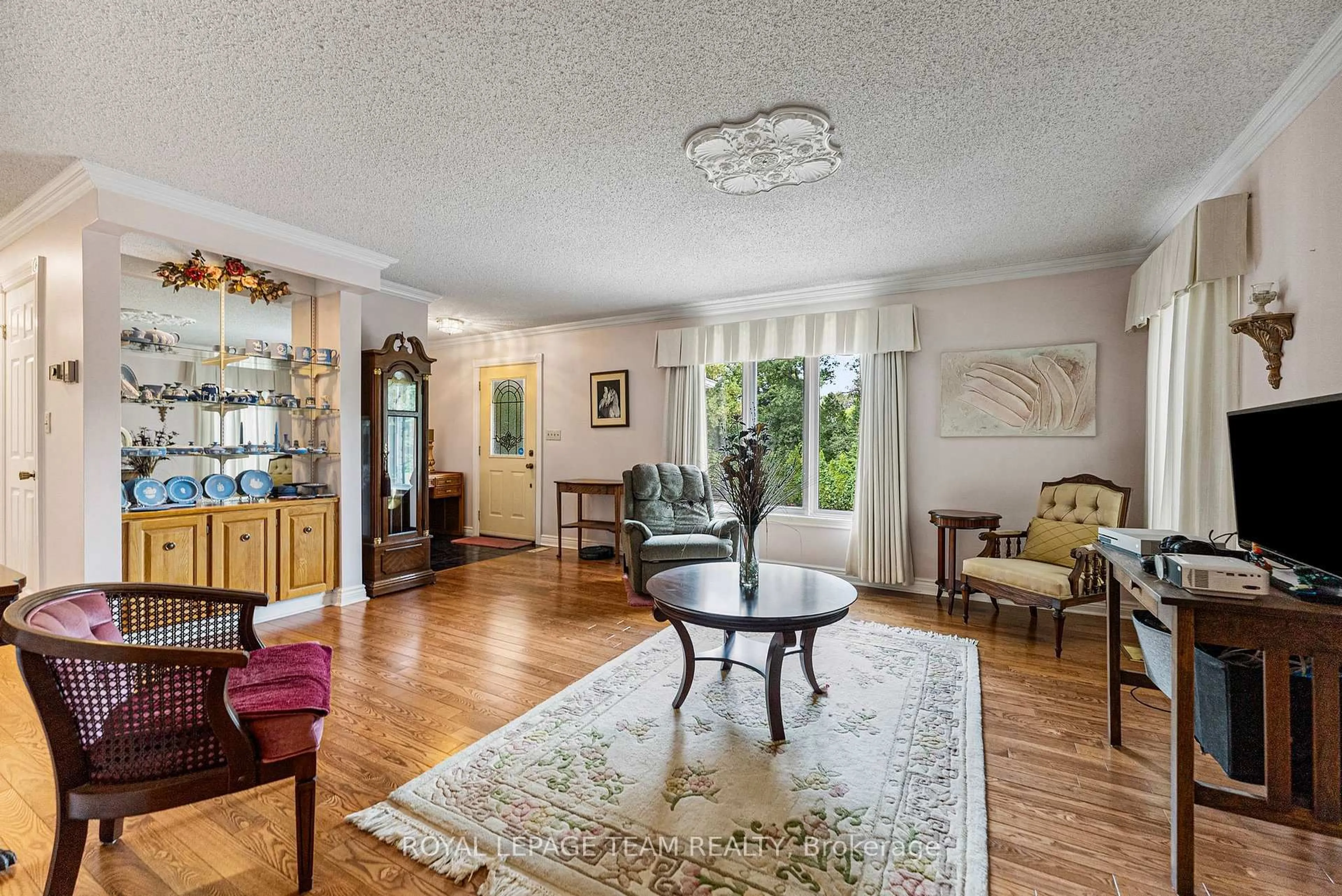 Living room with furniture, unknown for 591 Bellamy Rd, Pakenham Ontario K0A 2X0