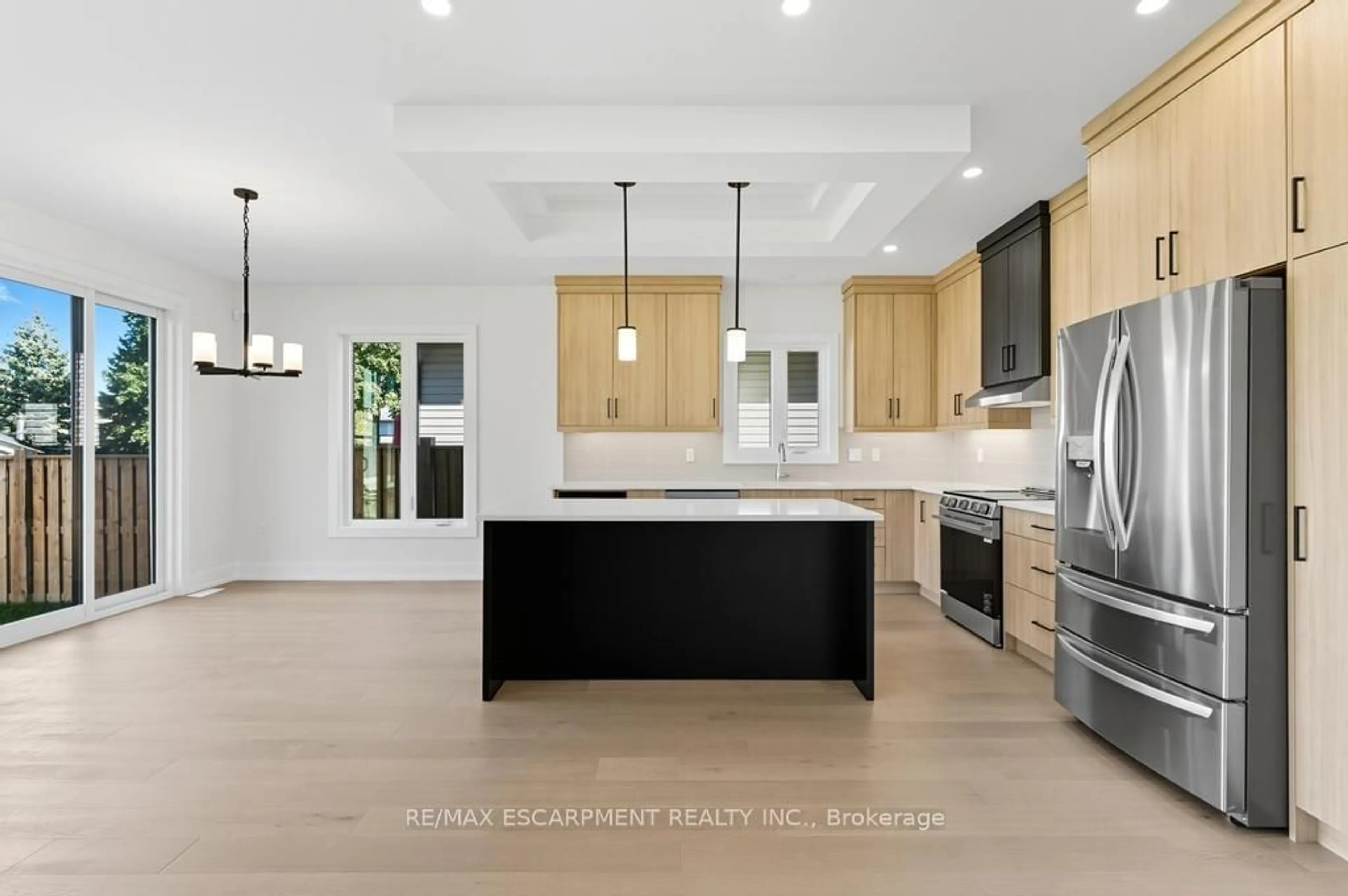 Contemporary kitchen, unknown for 1313 Baseline Rd, Hamilton Ontario L8E 5G1