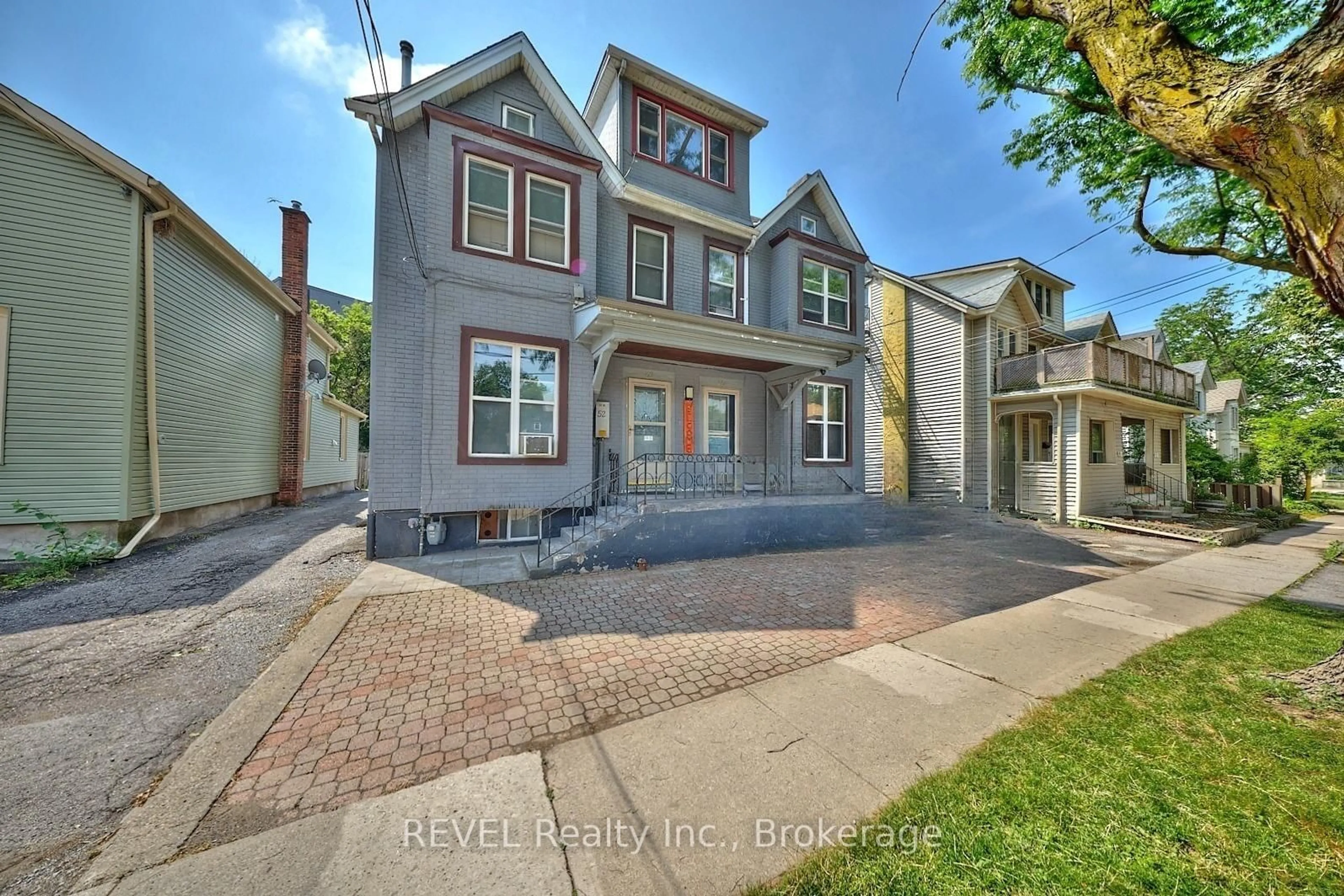 Home with brick exterior material, street for 50 Welland Ave, St. Catharines Ontario L2R 2M5