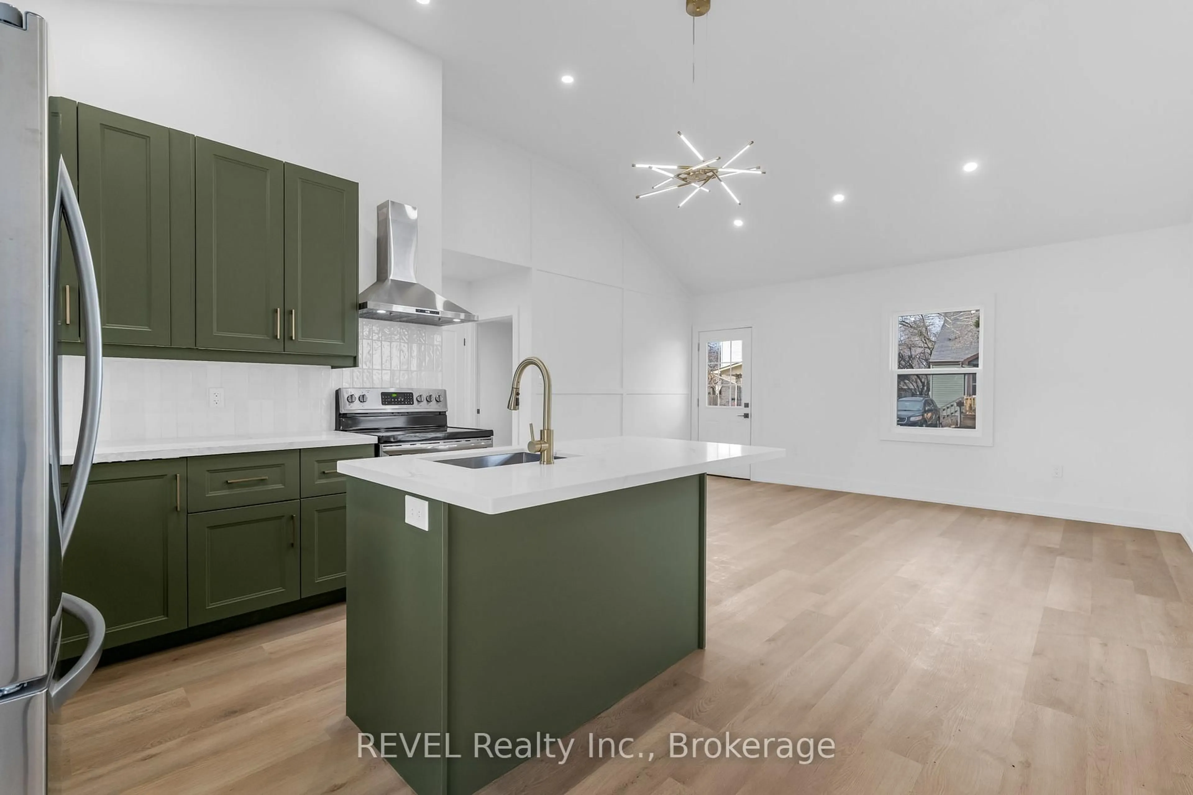 Open concept kitchen, unknown for 82 Grass Ave, St. Catharines Ontario L2R 1T1