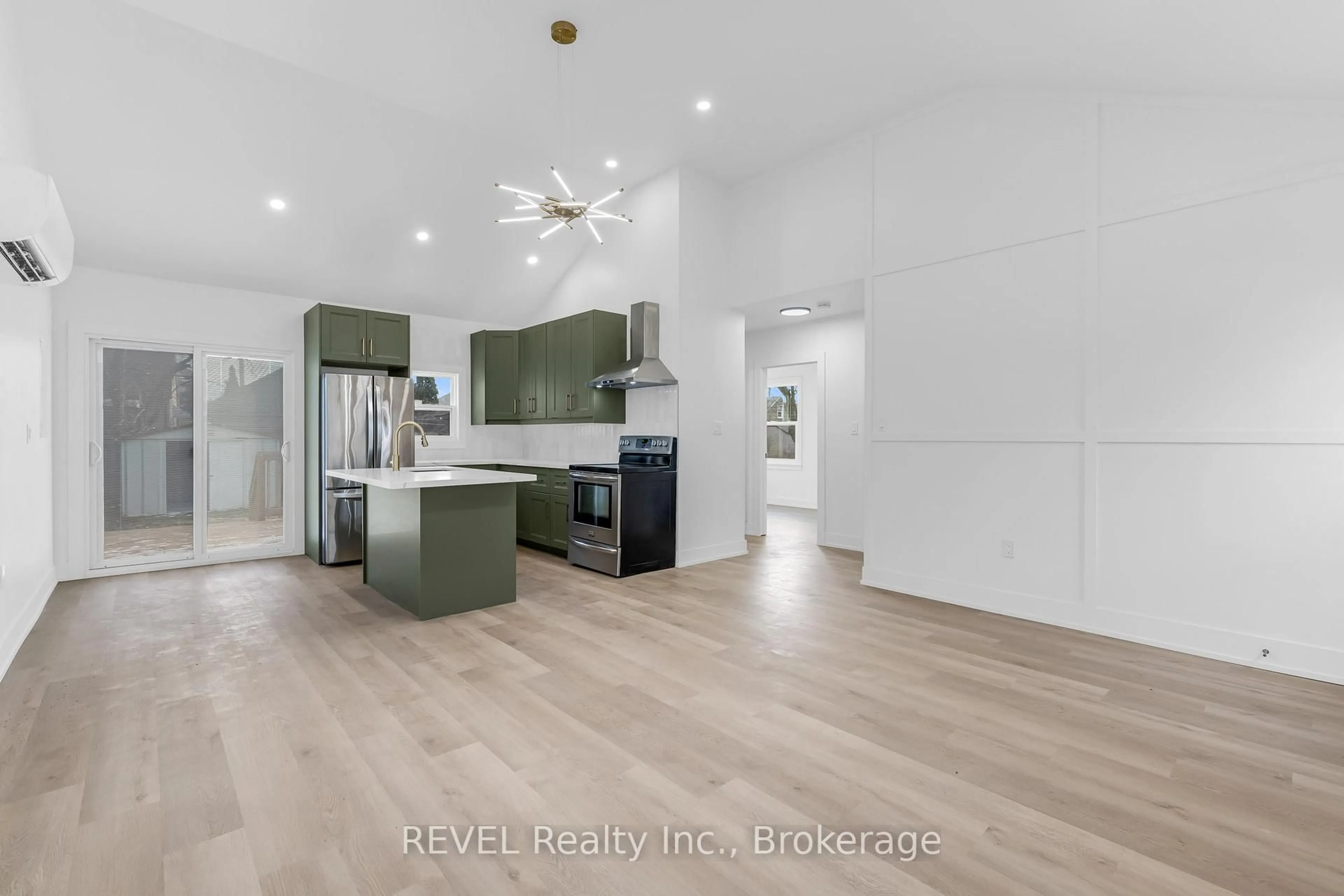 Open concept kitchen, unknown for 82 Grass Ave, St. Catharines Ontario L2R 1T1