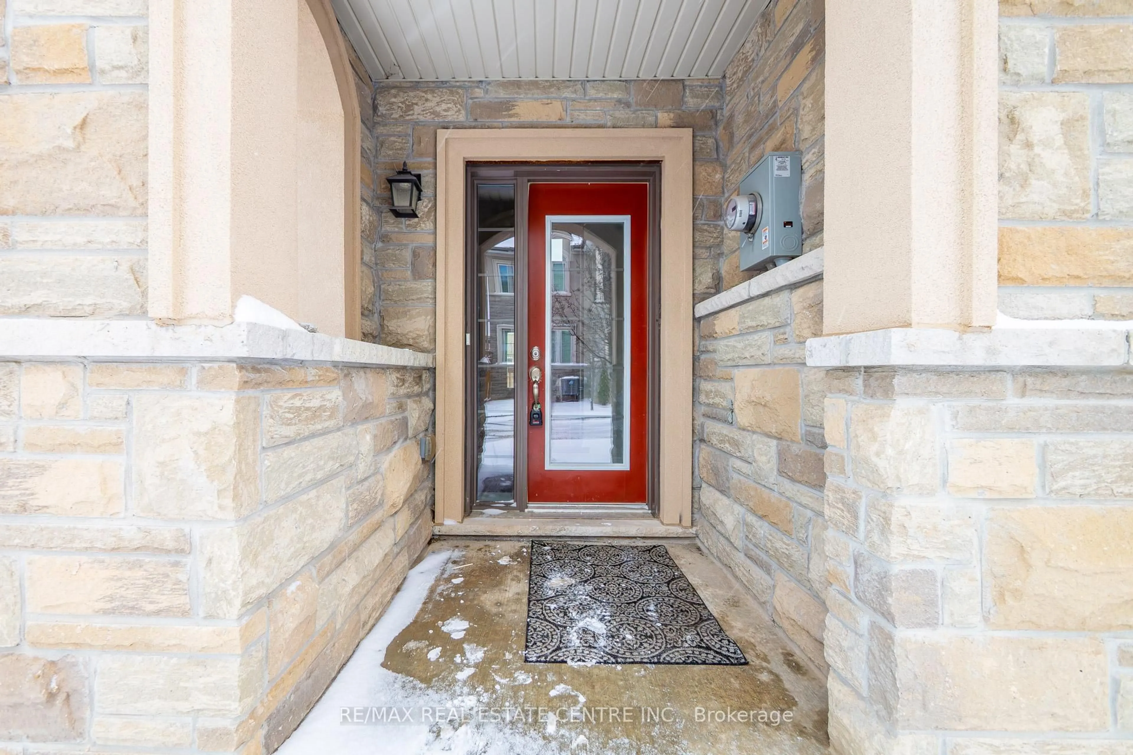Indoor entryway for 6 Borers Creek Circ, Hamilton Ontario L8B 0S1