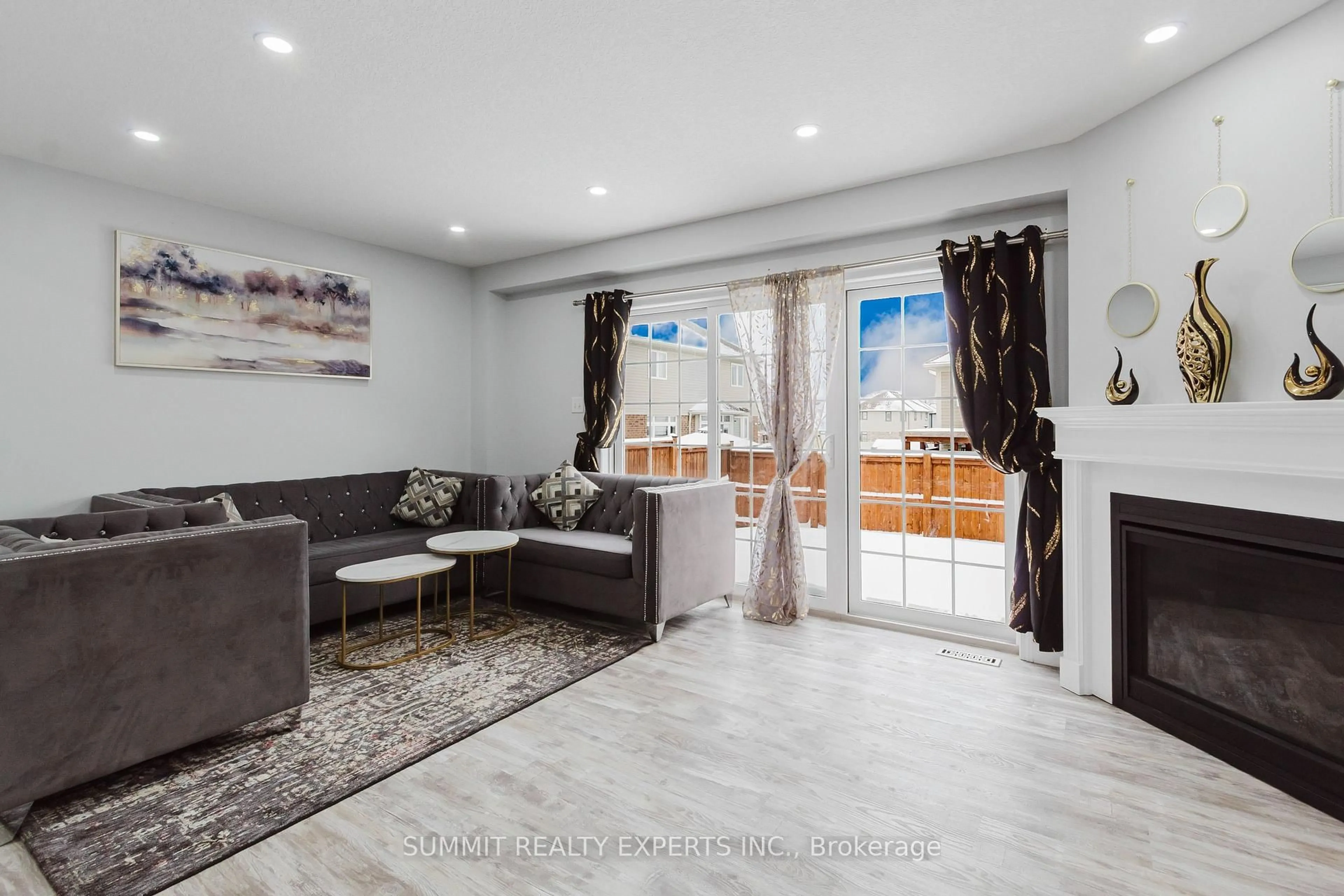 Living room with furniture, unknown for 72 Rivertrail Ave, Kitchener Ontario N2A 0H8