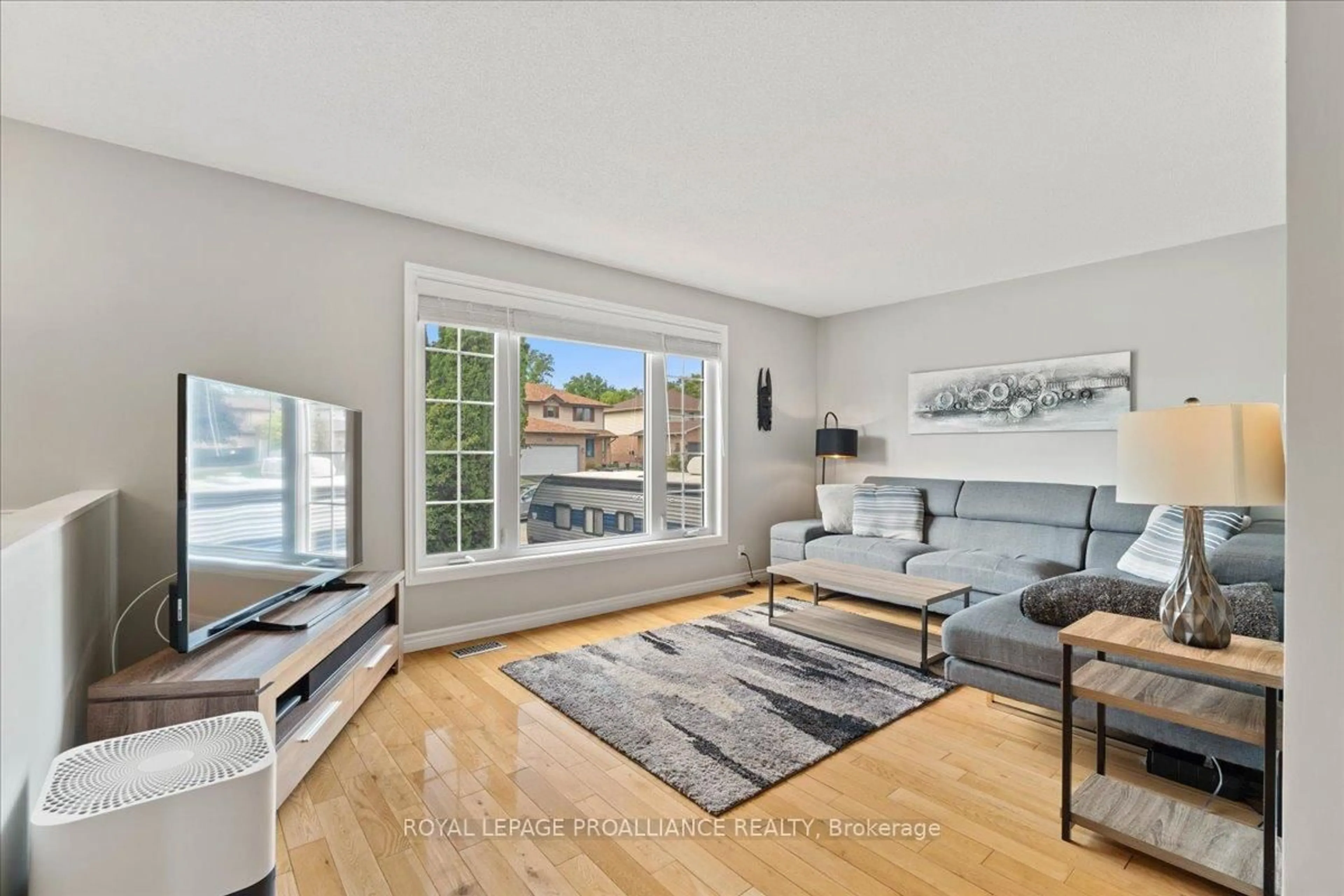 Living room with furniture, unknown for 19 Fleming Rd, Quinte West Ontario K8V 6P6