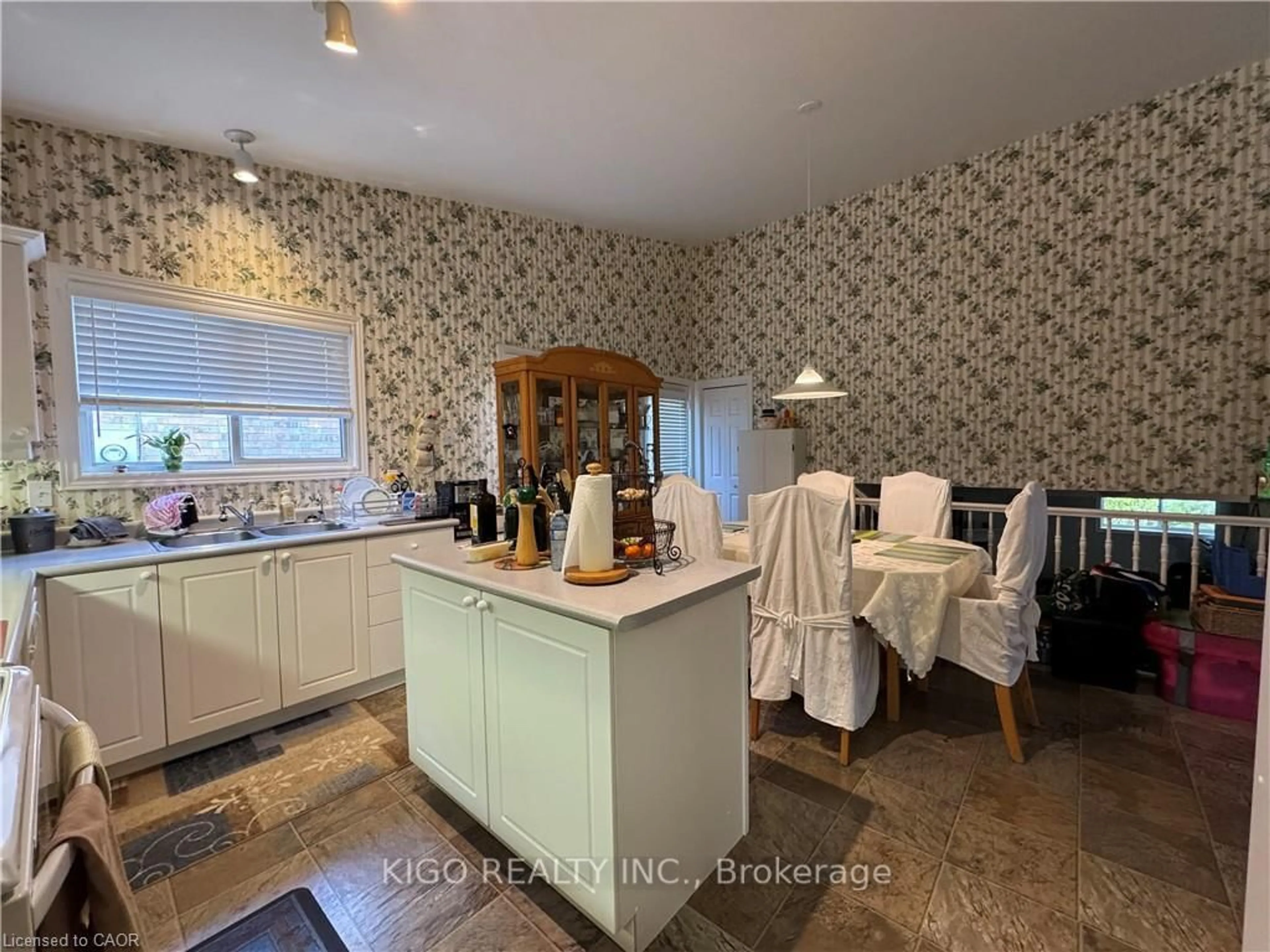 Unknown for 231 Chelton Rd, London South Ontario N6M 1H9