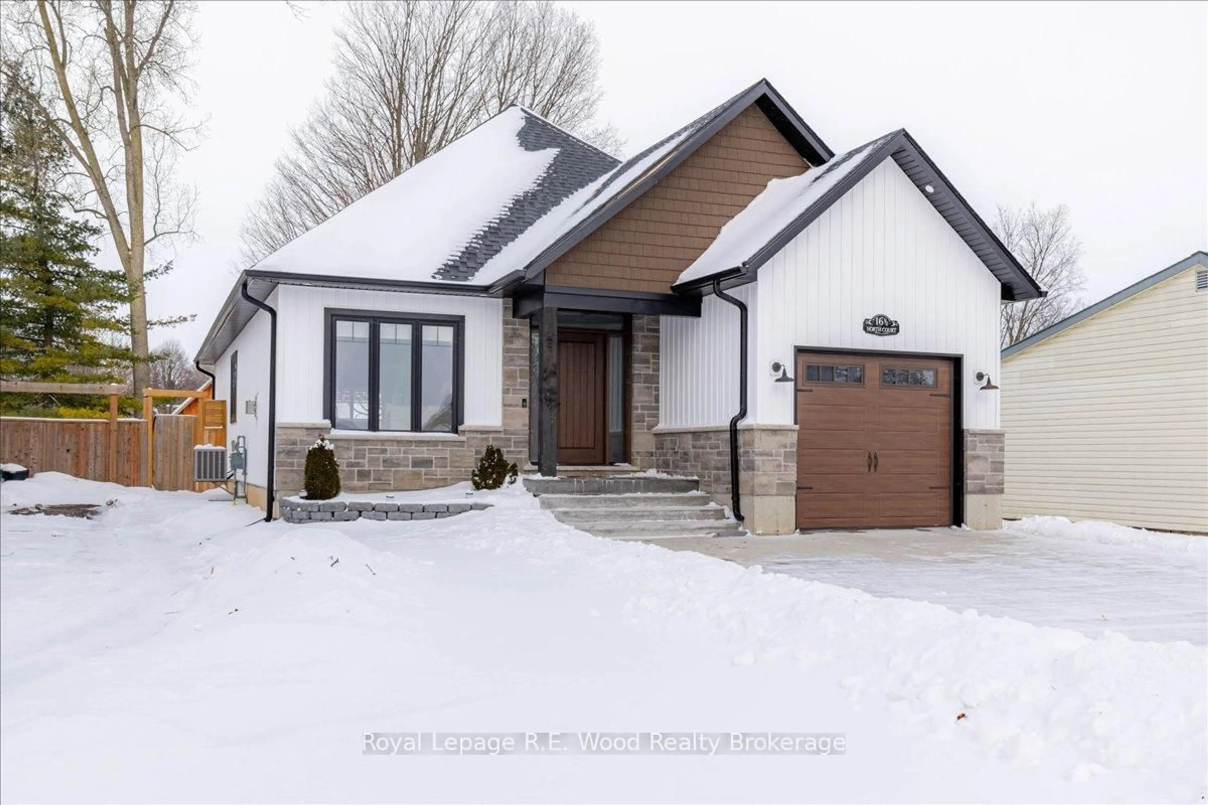 Home with brick exterior material, street for 16.5 North Court St, Norwich Ontario N0J 1P0