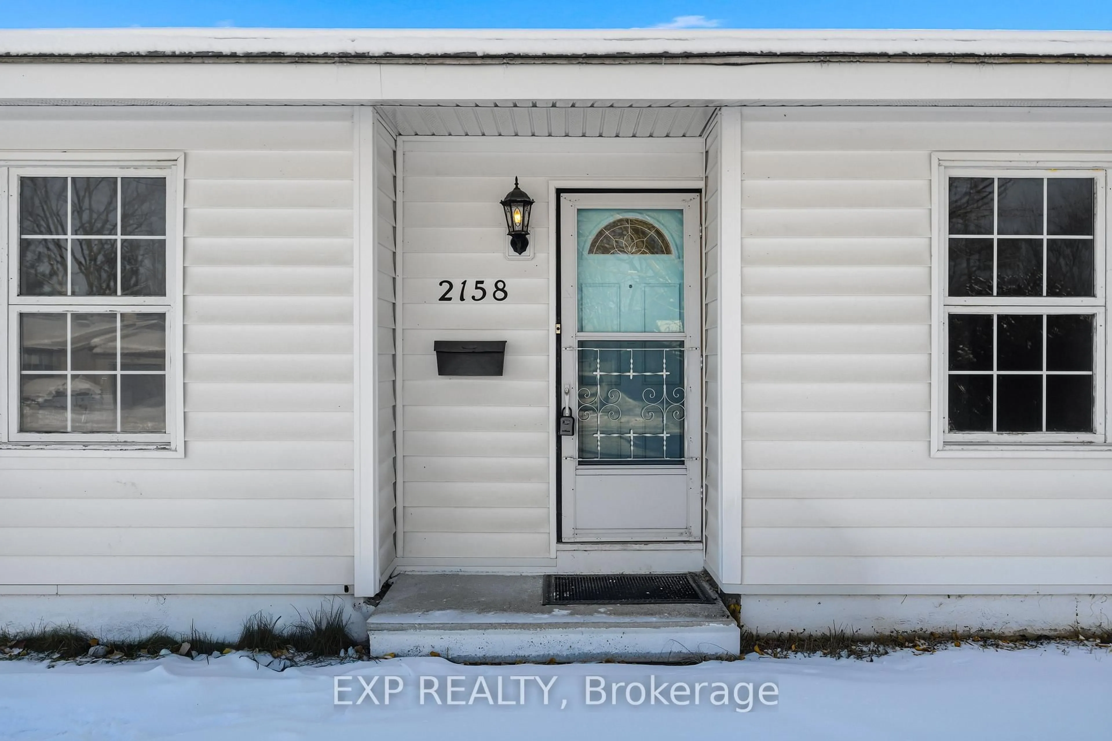 Indoor entryway for 2158 Fillmore Cres, Ottawa Ontario K1J 6A4