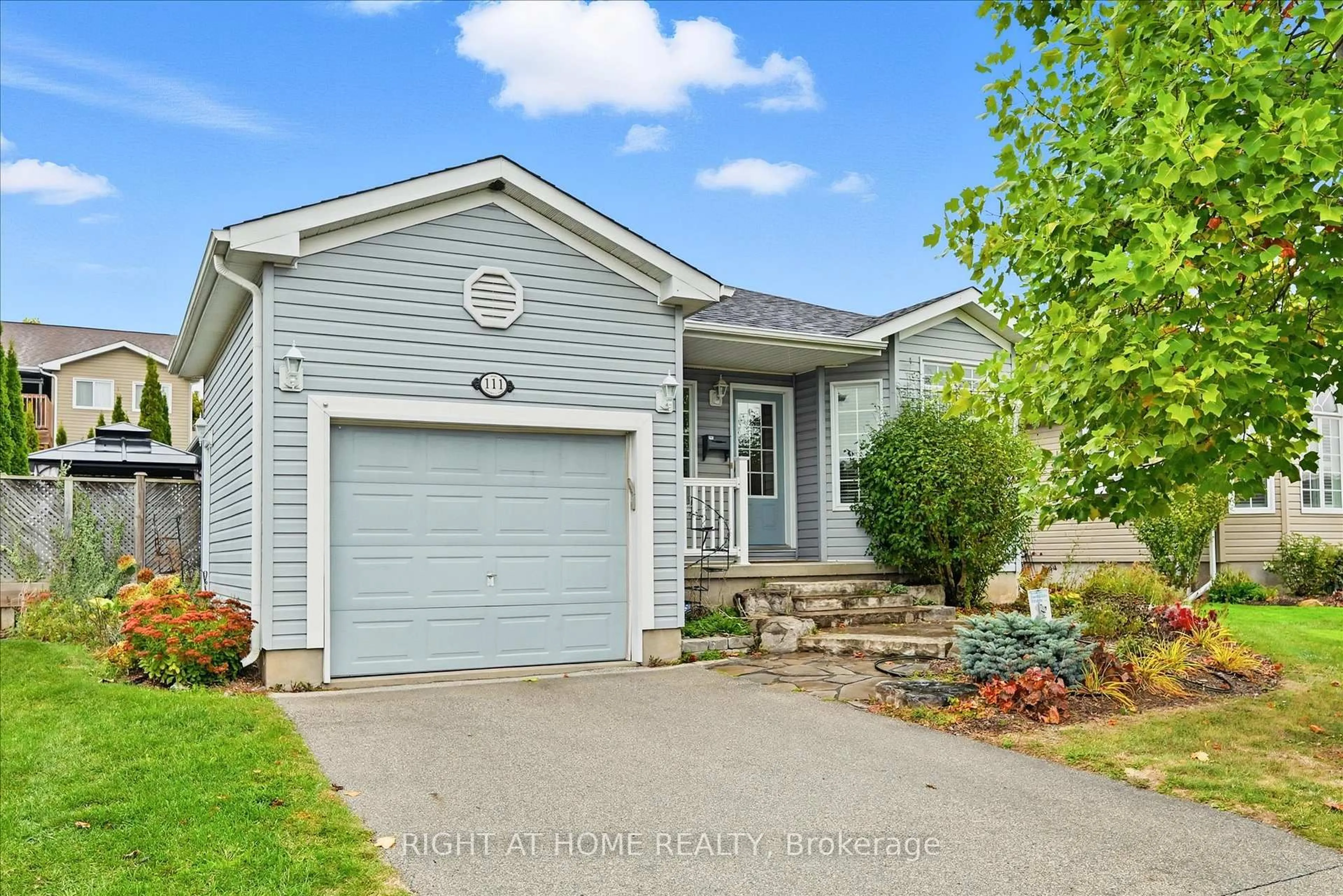 Home with vinyl exterior material, street for 111 Gracehill Cres, Hamilton Ontario L8B 1A5