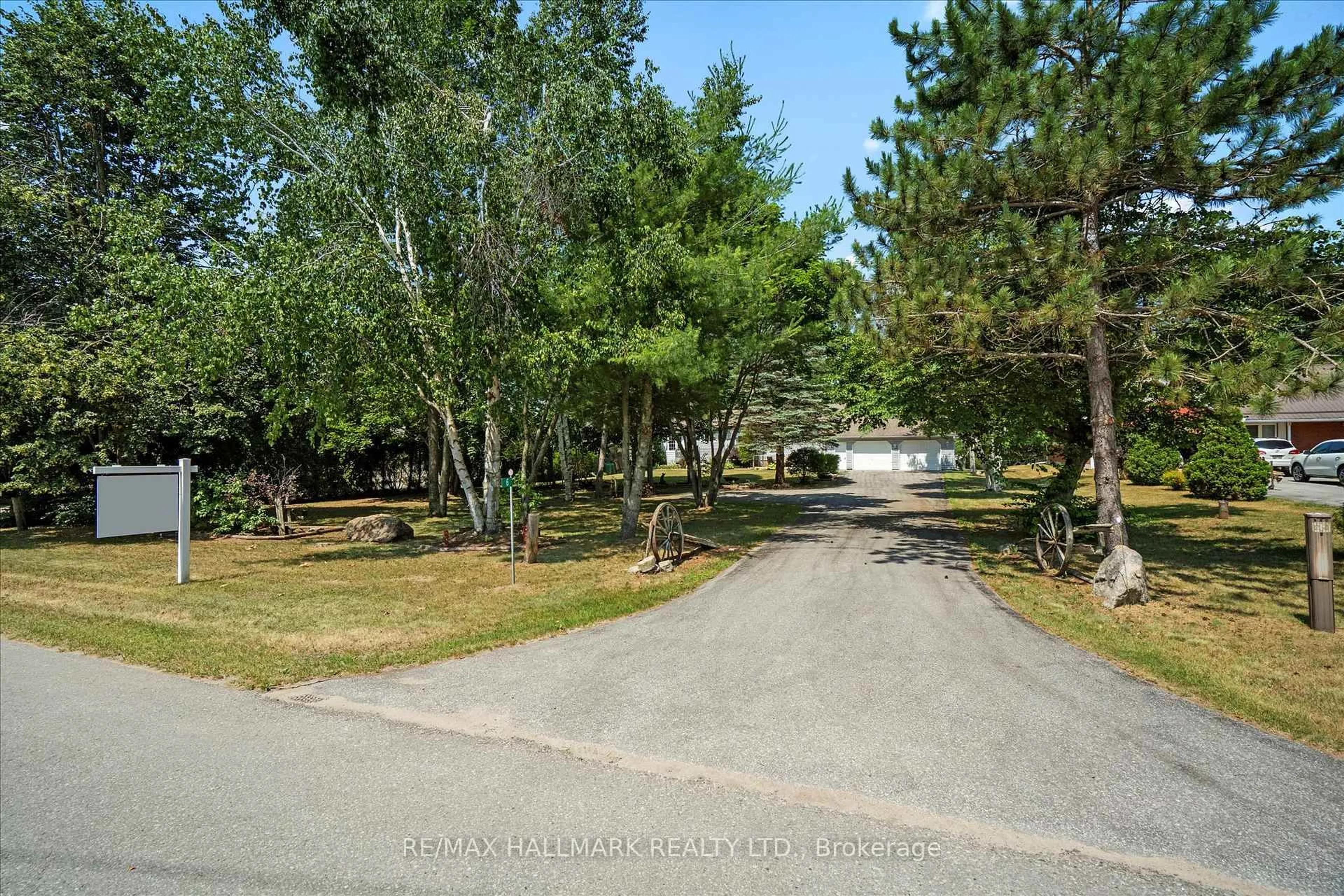 A pic from outside/outdoor area/front of a property/back of a property/a pic from drone, unknown for 6 Evans Dr, Kawartha Lakes Ontario K0M 1N0
