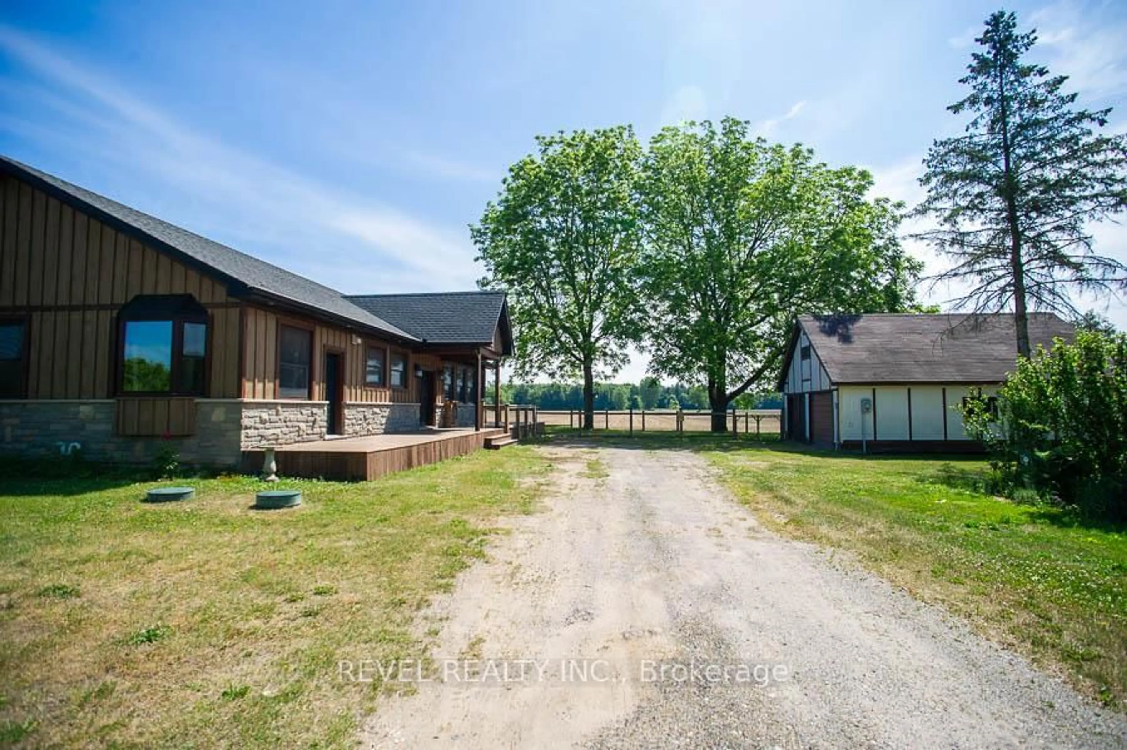 A pic from outside/outdoor area/front of a property/back of a property/a pic from drone, unknown for 2664 Windham West 1/4 LN Rd, Norfolk Ontario N4B 2W5