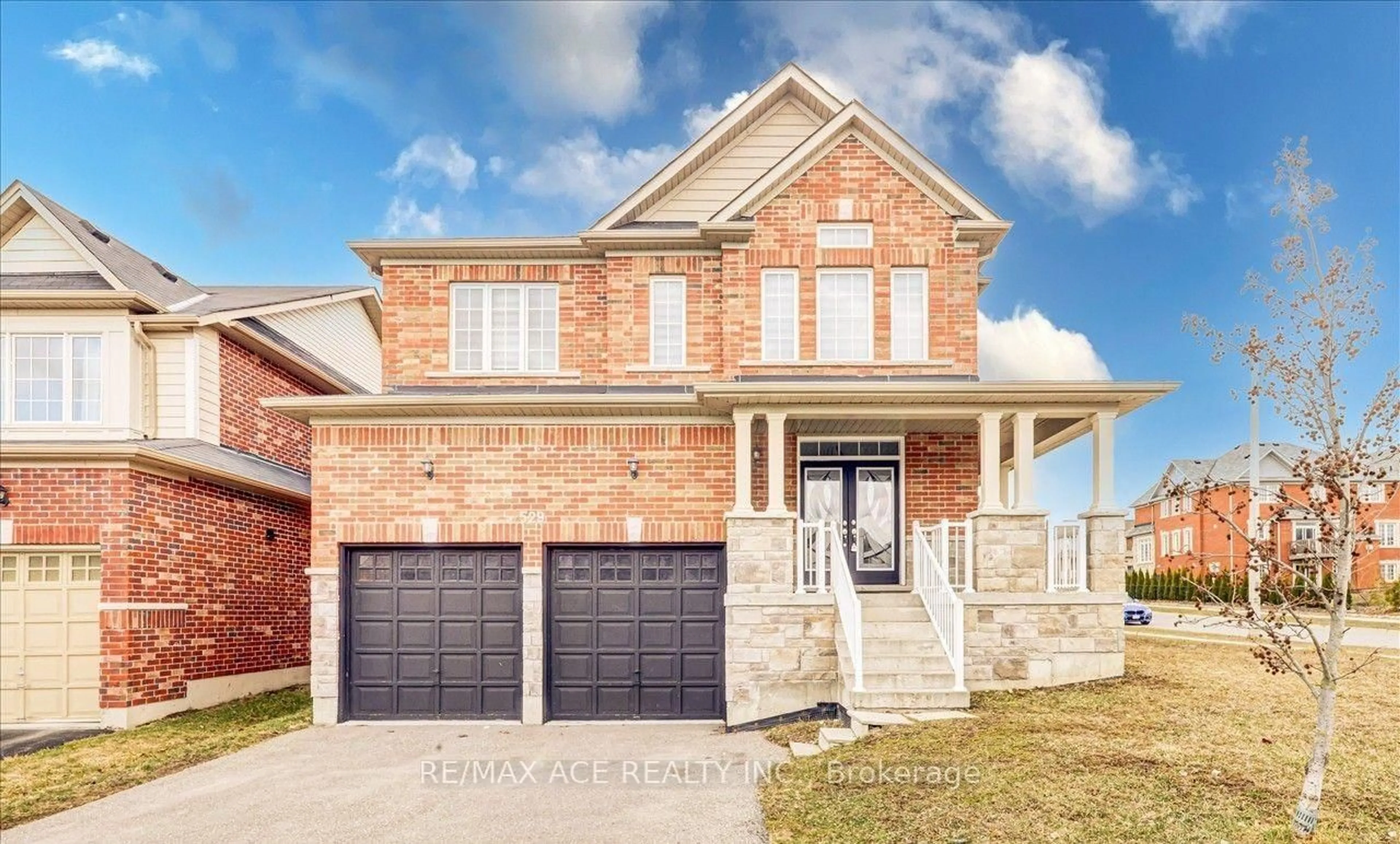 Home with brick exterior material, street for 529 Settlers Rdge, Peterborough Ontario K9L 1M9