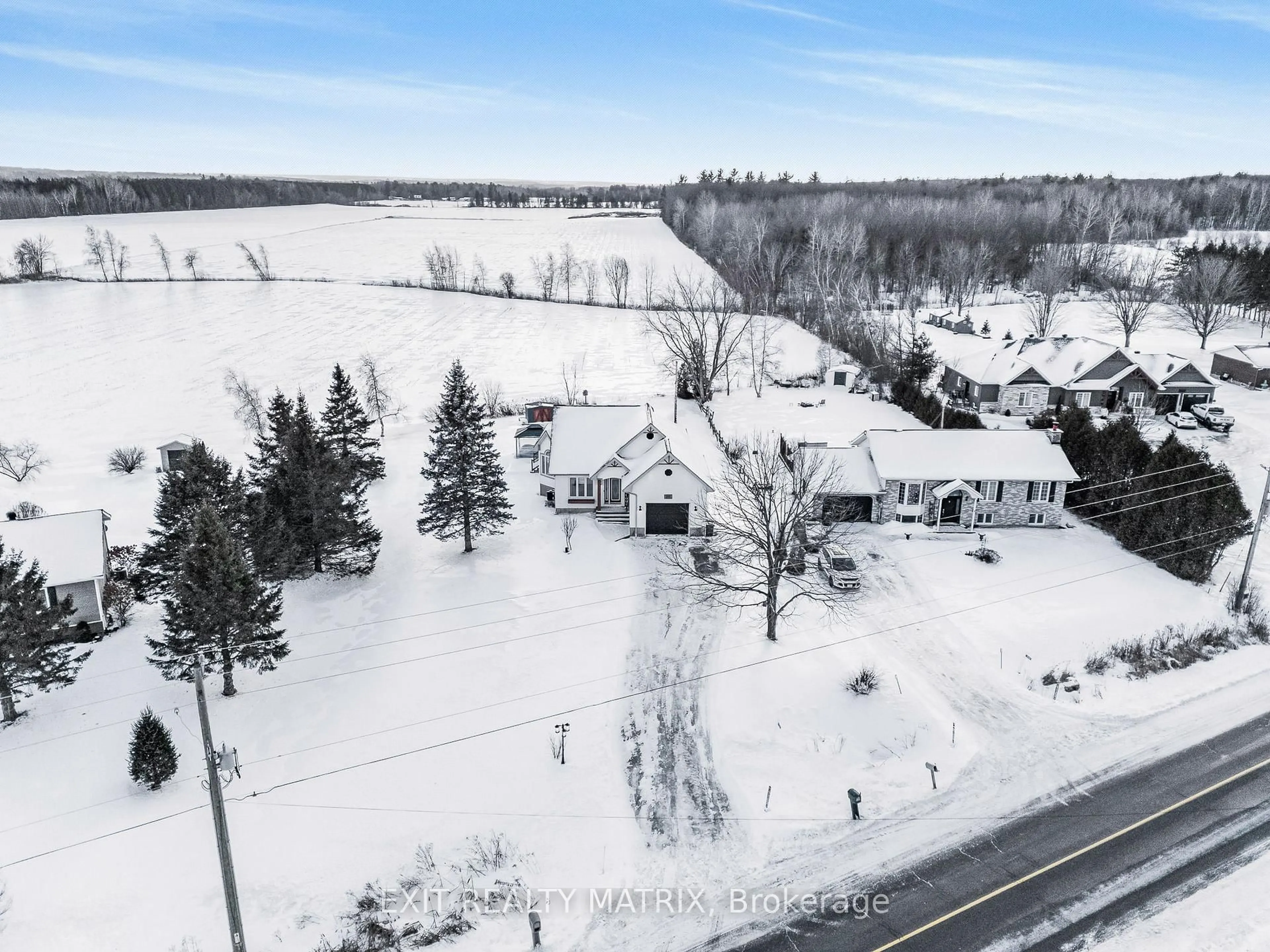 A pic from outside/outdoor area/front of a property/back of a property/a pic from drone, street for 1540 Sandy Hill Rd, Champlain Ontario K6A 2R2