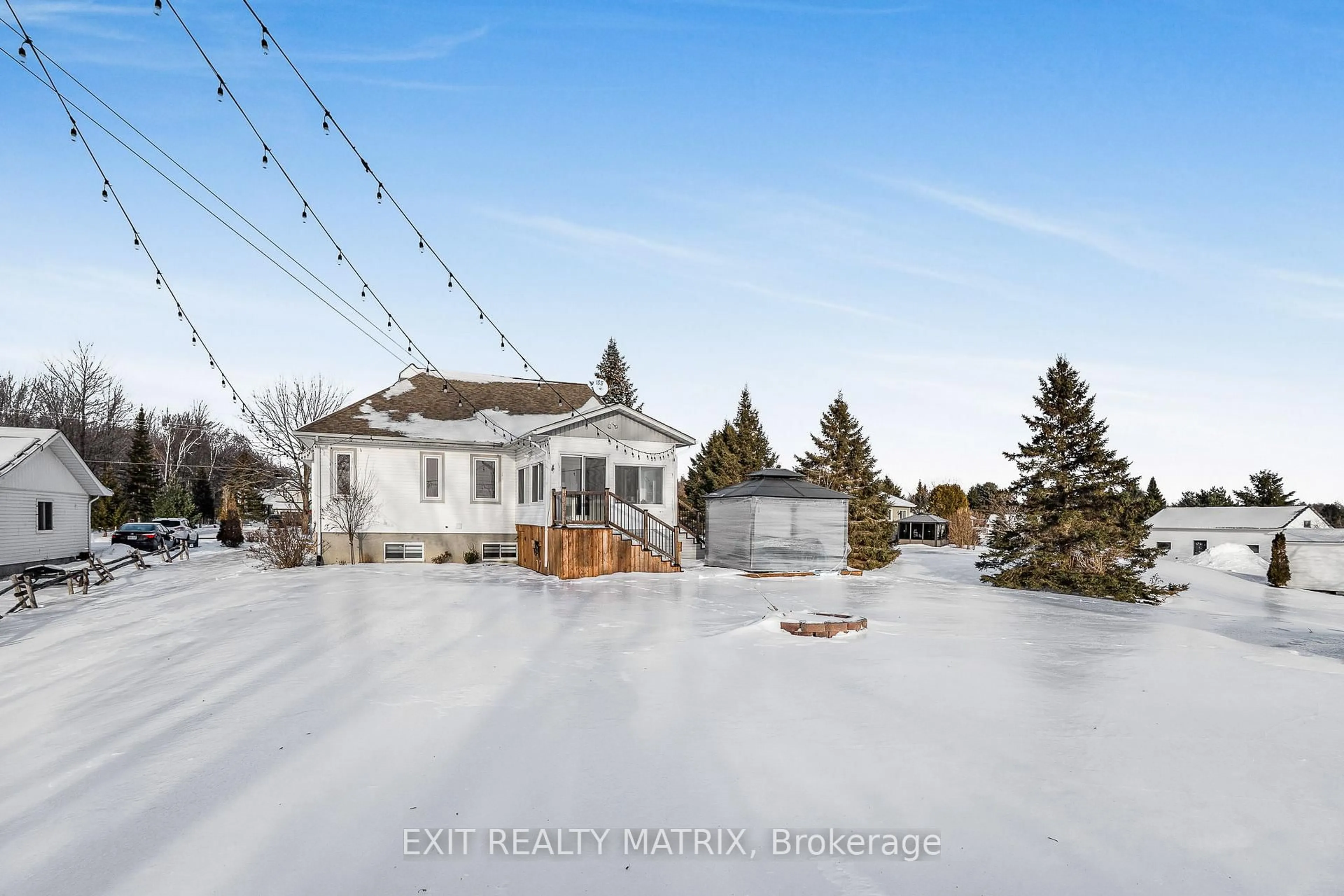 A pic from outside/outdoor area/front of a property/back of a property/a pic from drone, street for 1540 Sandy Hill Rd, Champlain Ontario K6A 2R2