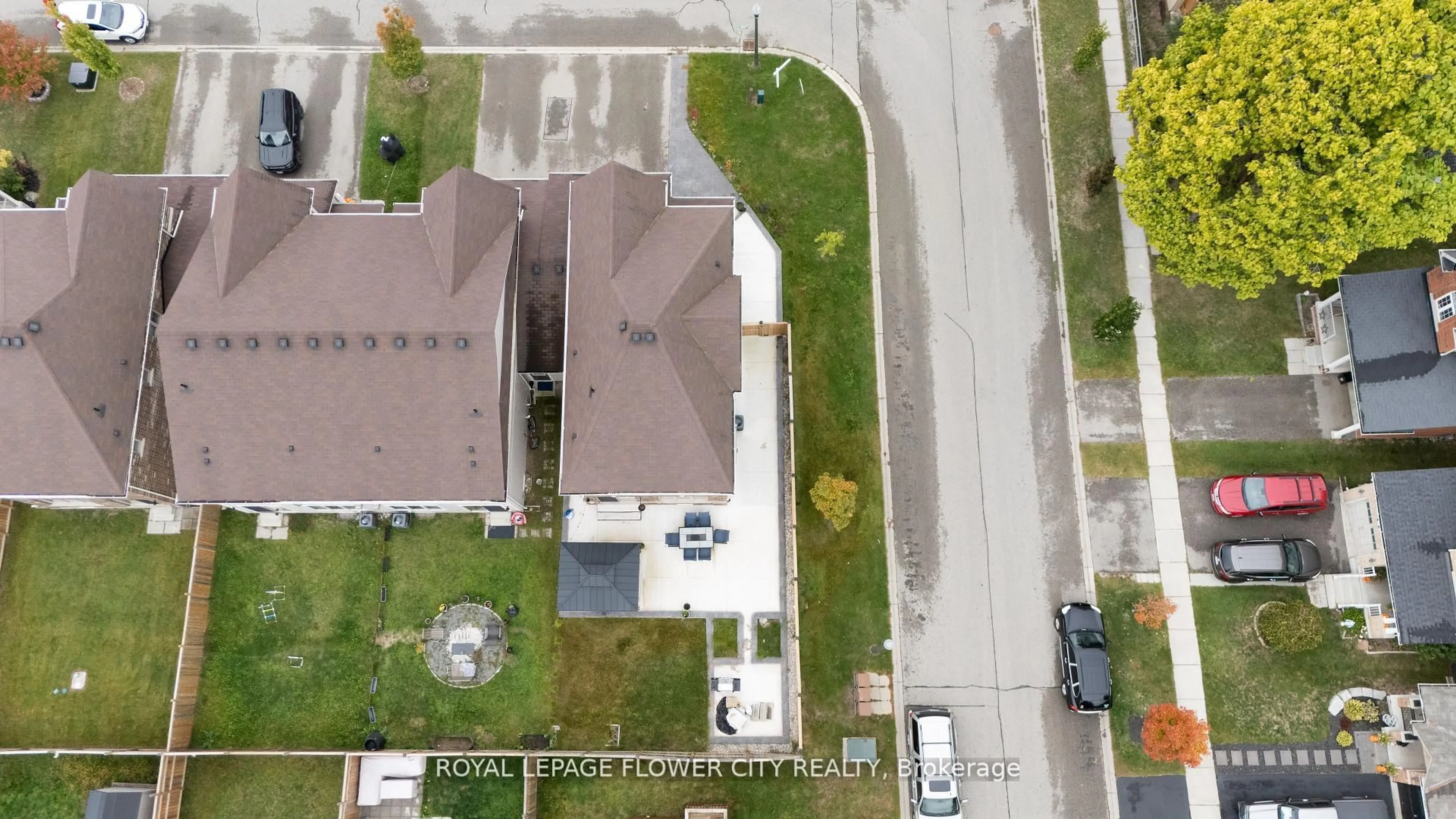 A pic from outside/outdoor area/front of a property/back of a property/a pic from drone, street for 244 palmer Lane, Woodstock Ontario N4T 0G5