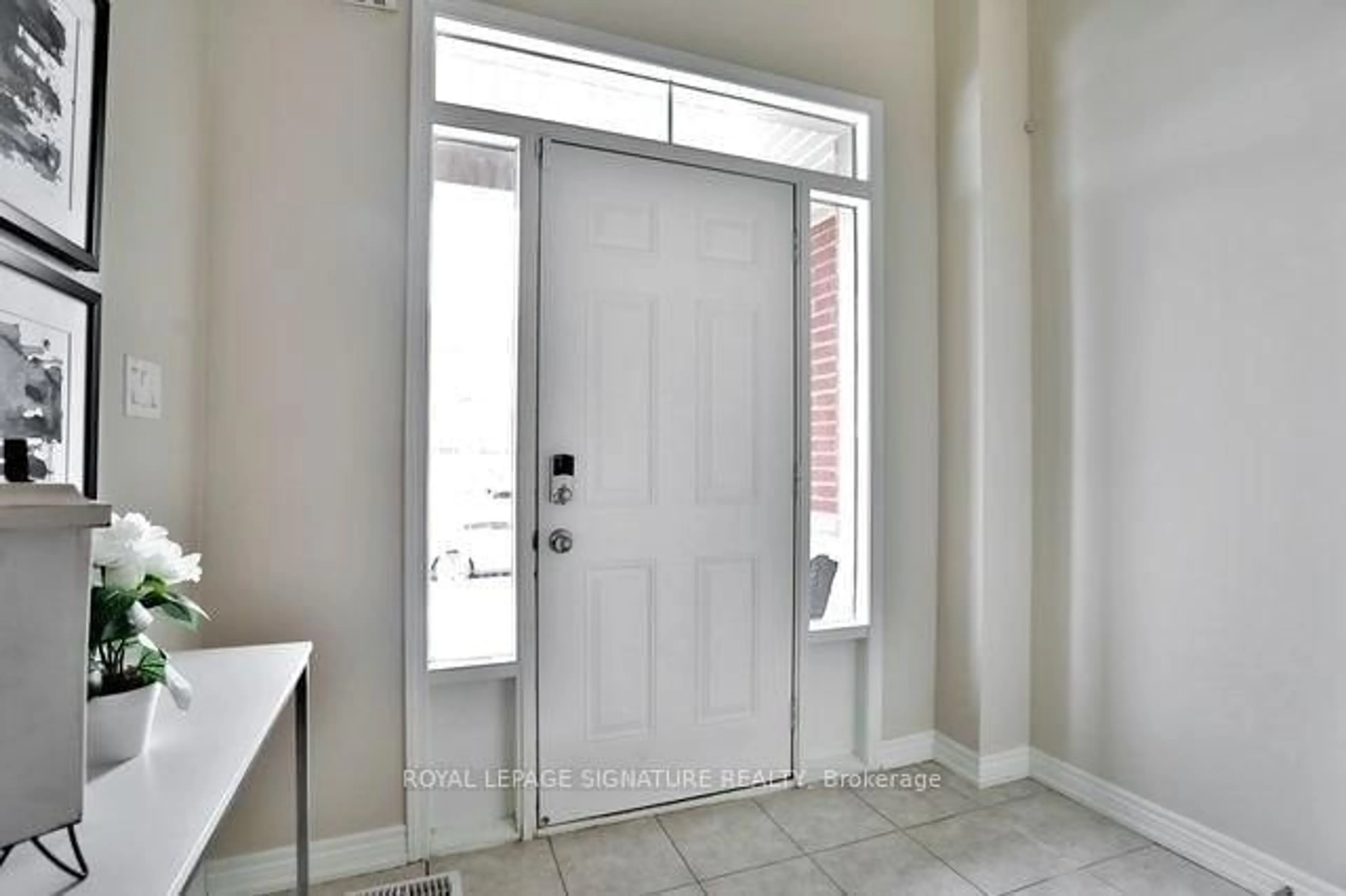 Indoor entryway for 29 Bradbury Rd, Hamilton Ontario L8J 0L1