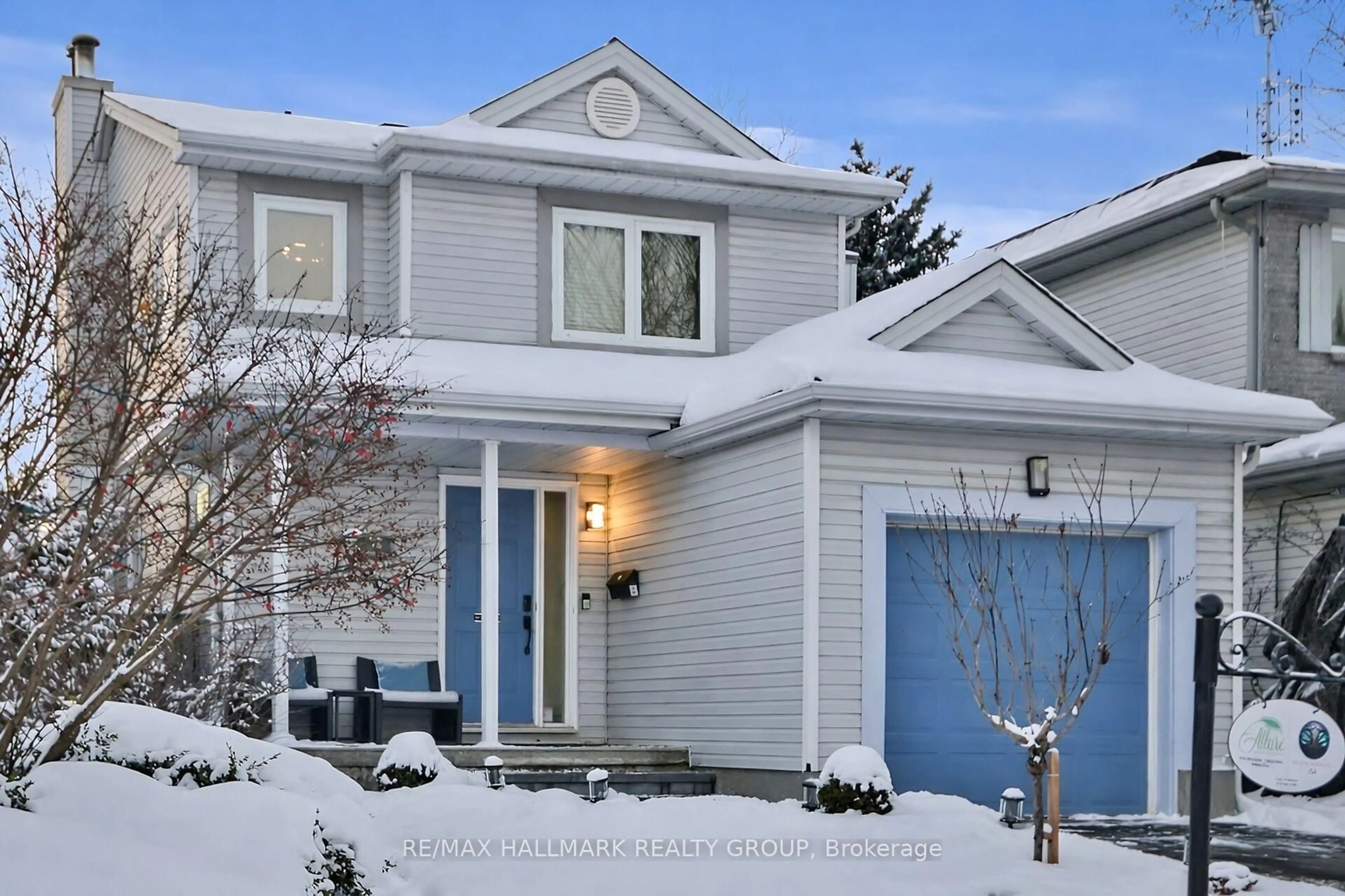 Home with vinyl exterior material, street for 52 Peacock Cres, Ottawa Ontario K2J 3P7