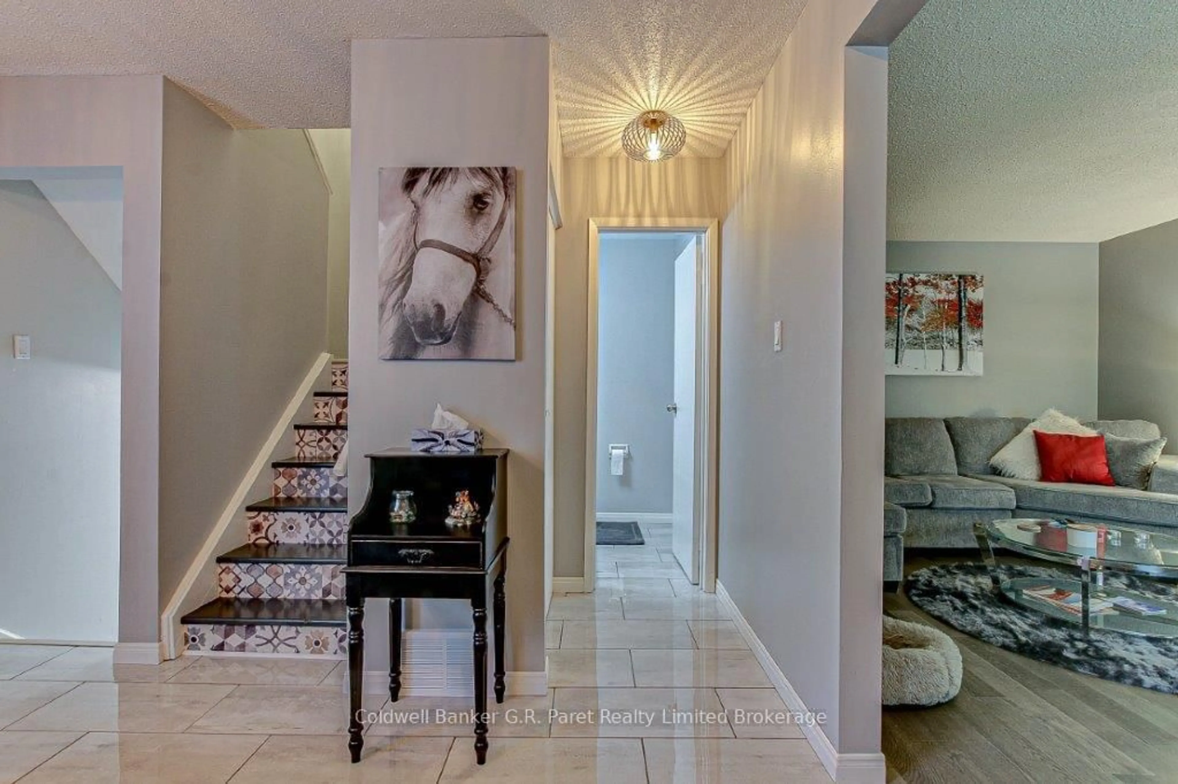 Indoor entryway for 1 Lamer's Crt #15, Tillsonburg Ontario N4G 4T6