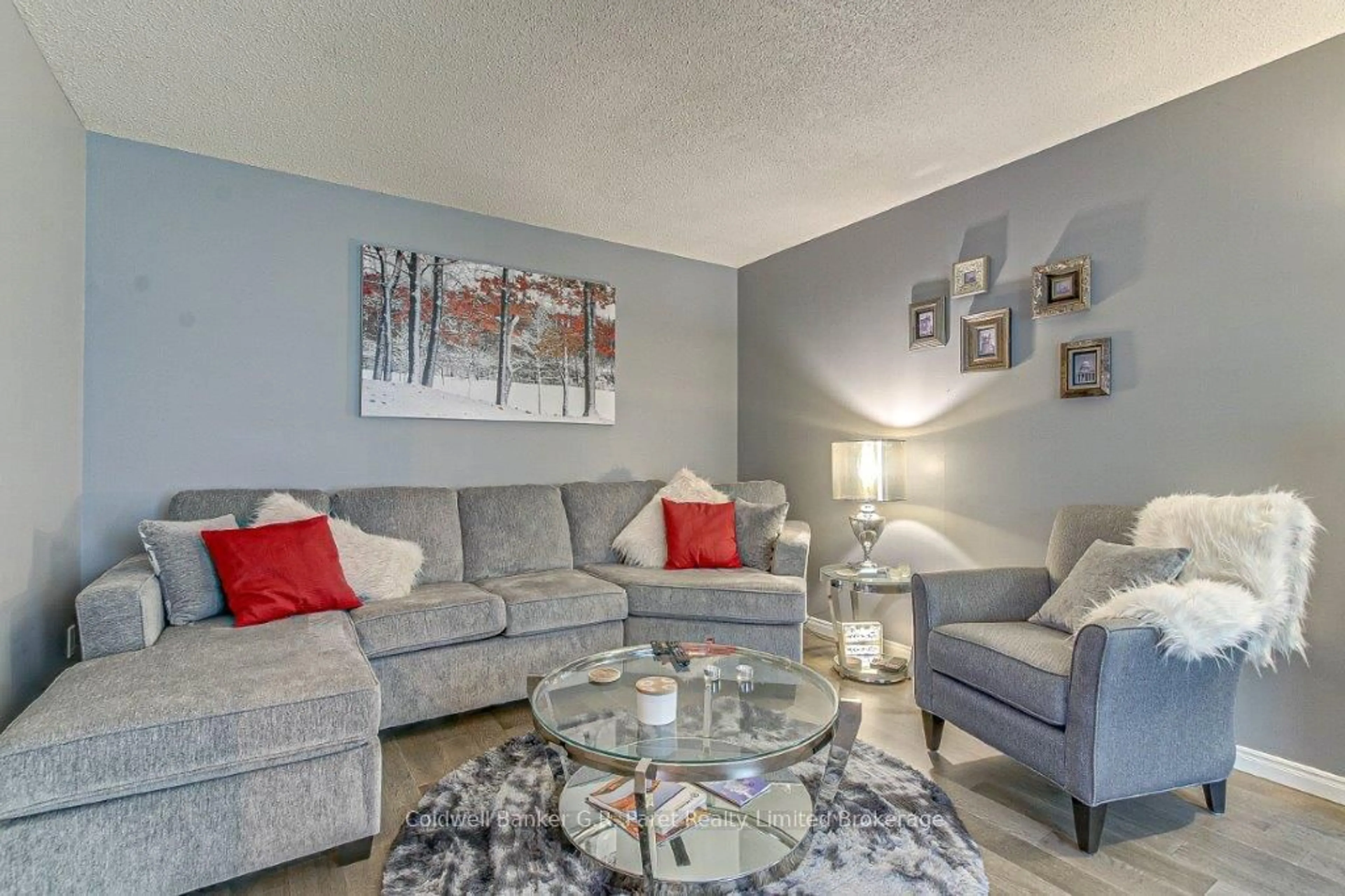 Living room with furniture, unknown for 1 Lamer's Crt #15, Tillsonburg Ontario N4G 4T6