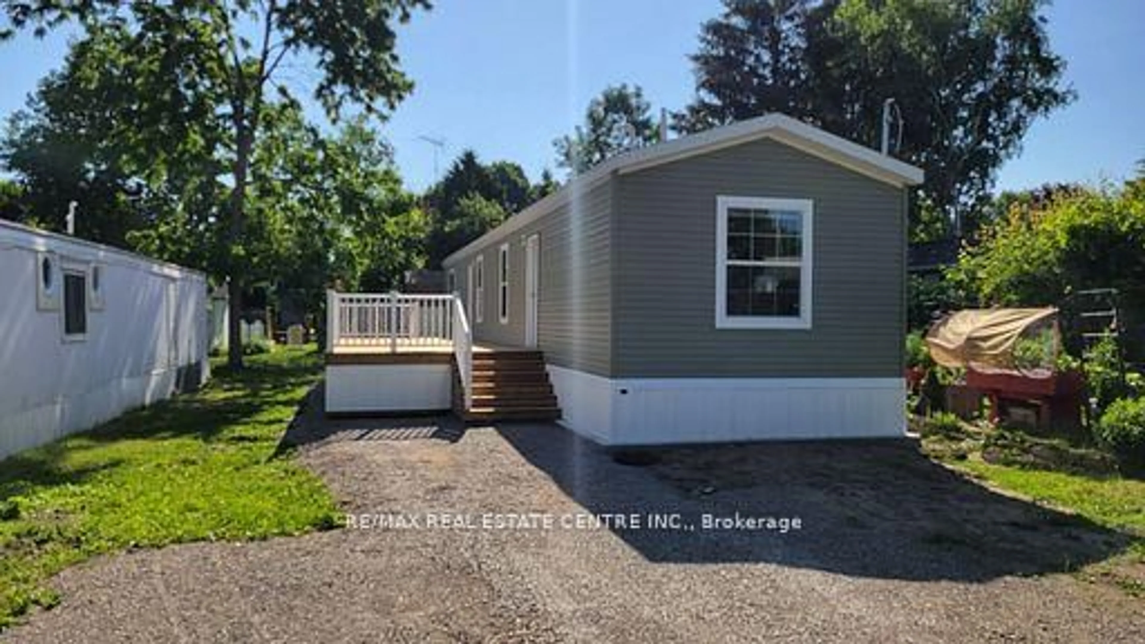 Home with vinyl exterior material, water/lake/river/ocean view for 77 Park Lane, Hamilton Ontario N0B 2J0