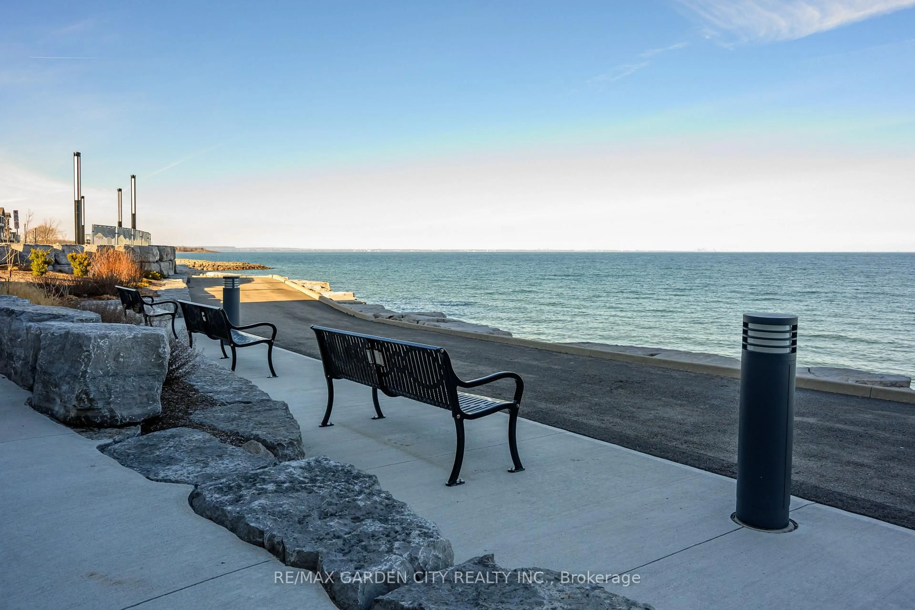 Patio, water/lake/river/ocean view for 10 Concord Pl #408, Grimsby Ontario L3M 0G6