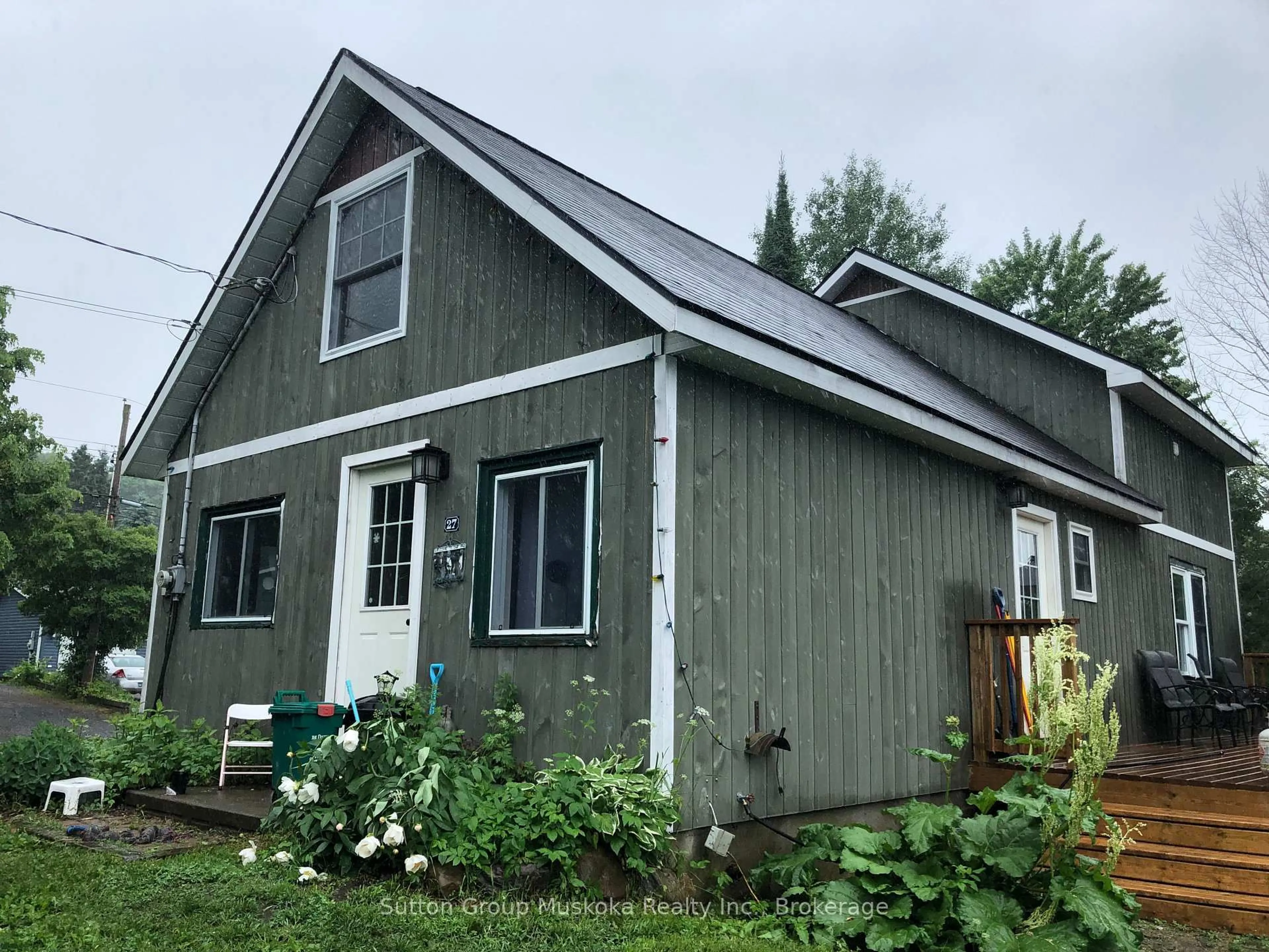 Unknown for 27 Henry St, Huntsville Ontario P1H 1V5