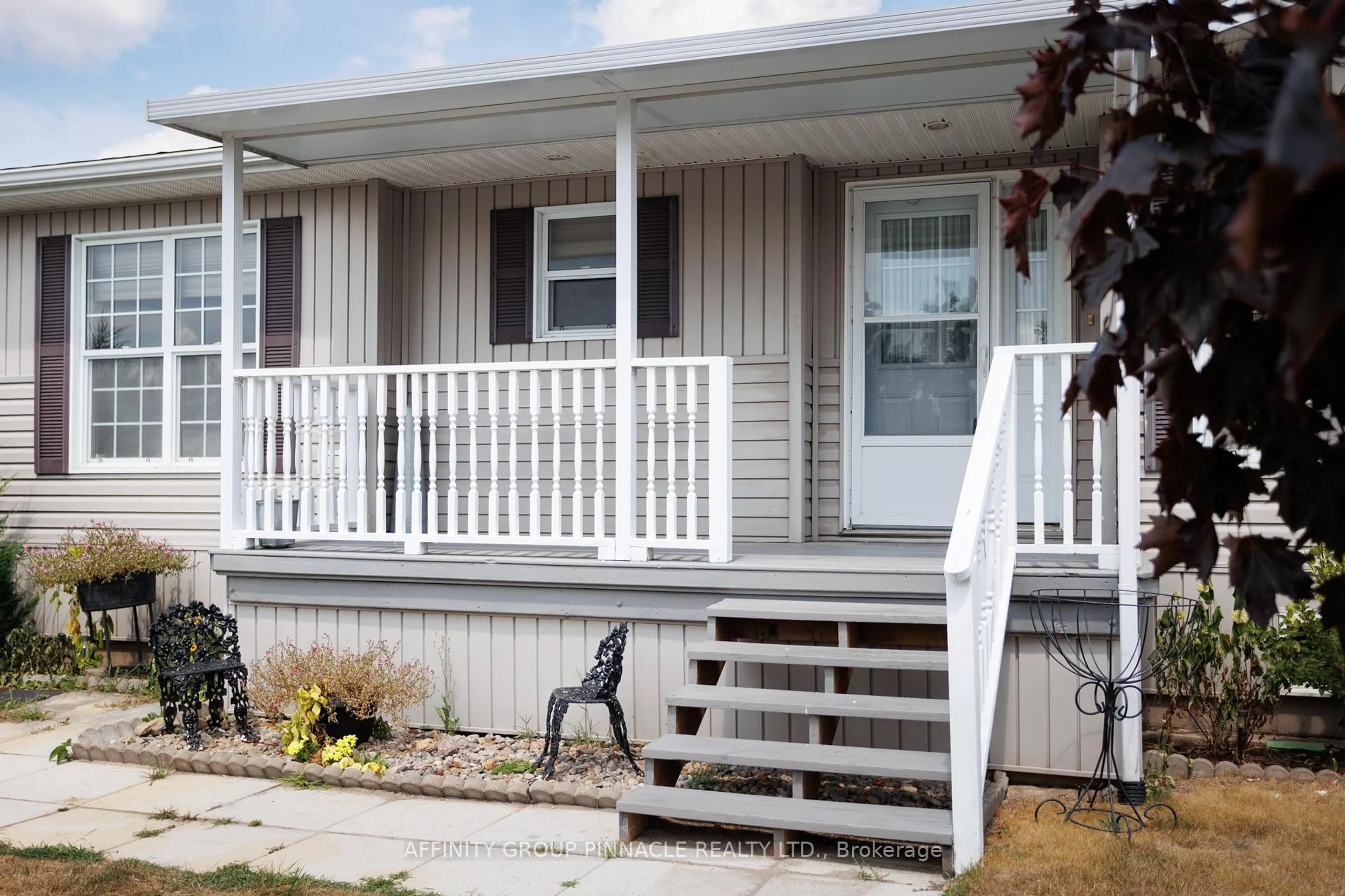 Home with vinyl exterior material, street for 20 Creekside Circ, Kawartha Lakes Ontario K0M 1L0