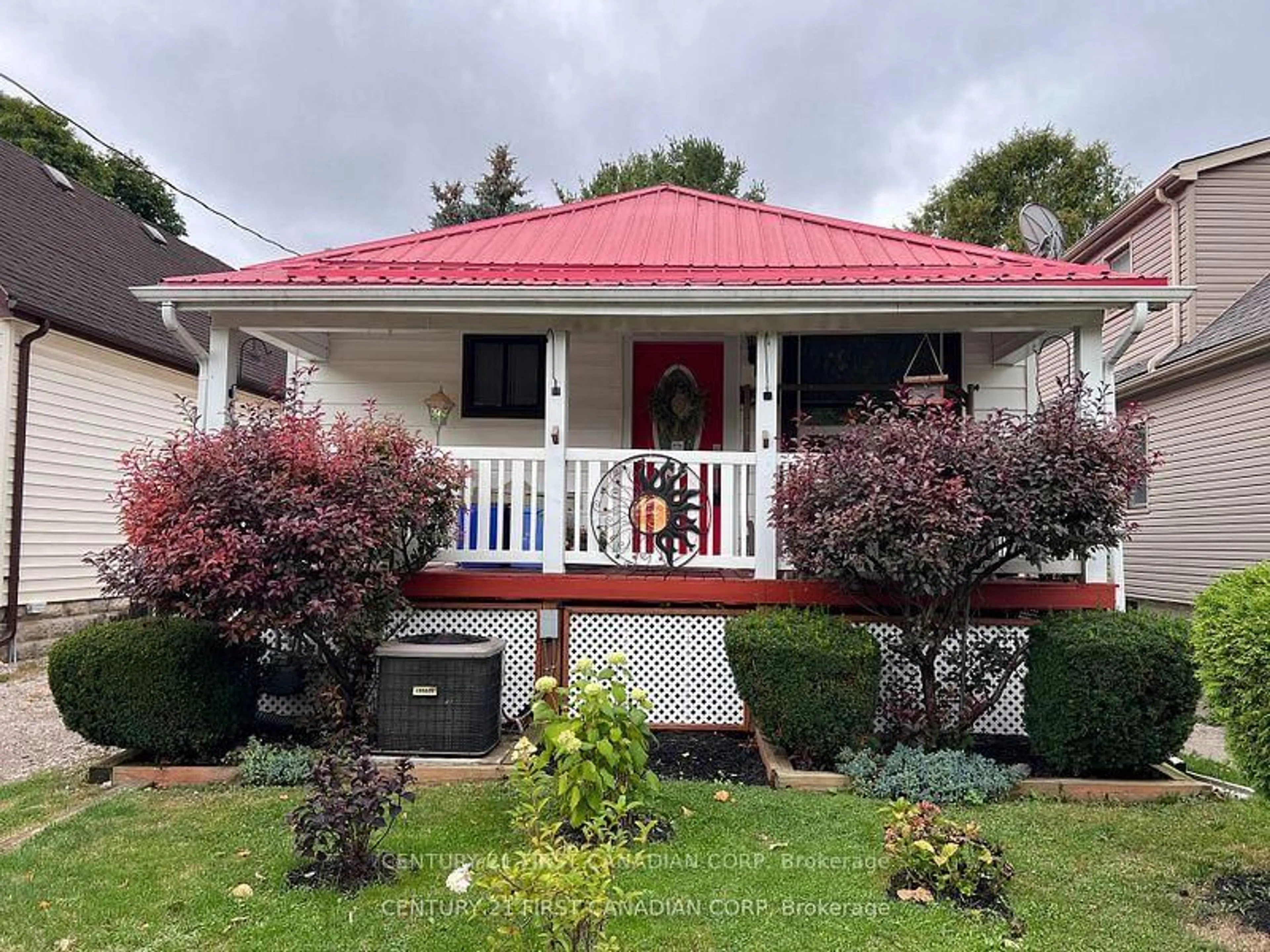 Home with vinyl exterior material, street for 55 Linwood St, London East Ontario N5Y 1W1