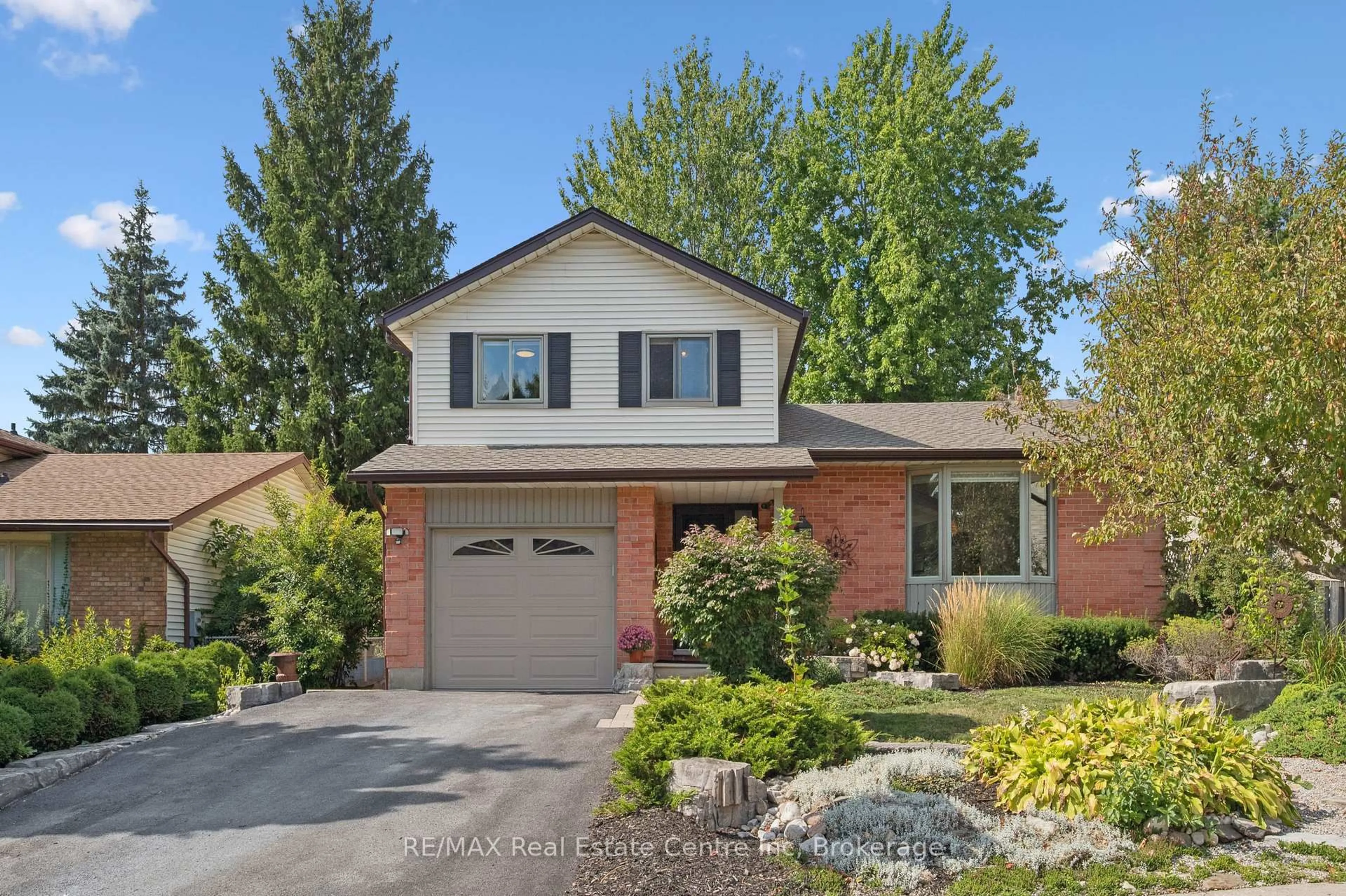 Home with brick exterior material, street for 53 Rochelle Dr, Guelph Ontario N1K 1L1