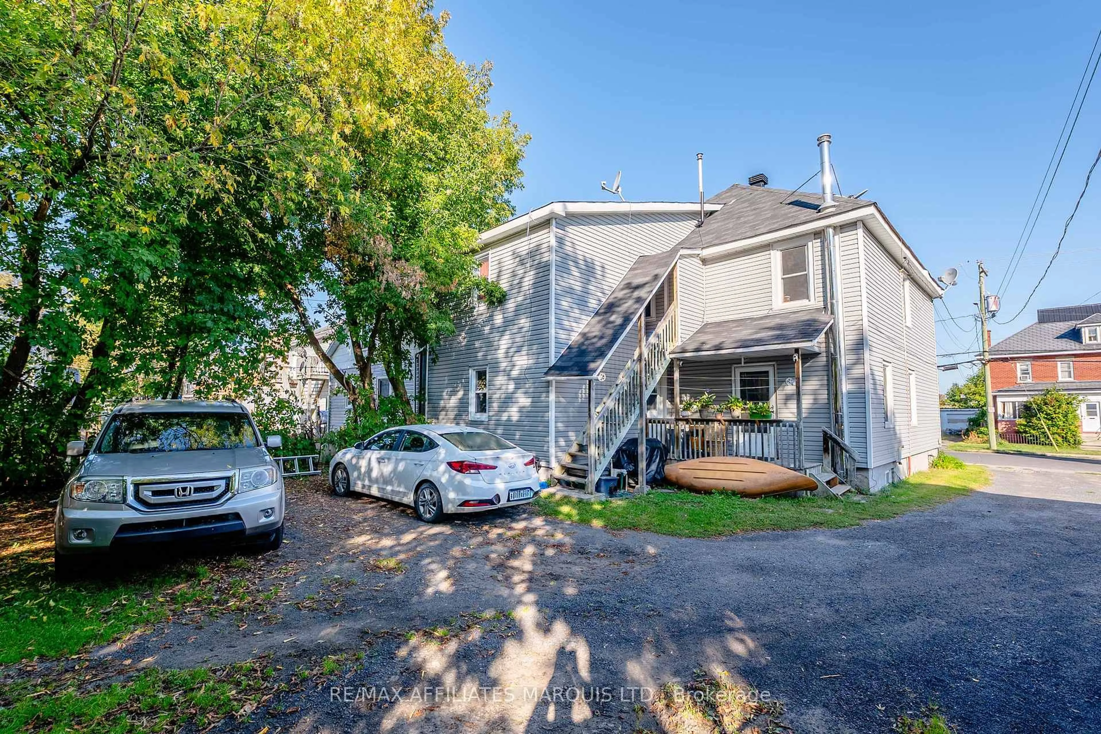 A pic from outside/outdoor area/front of a property/back of a property/a pic from drone, street for 753 First St, Cornwall Ontario K6H 1M3