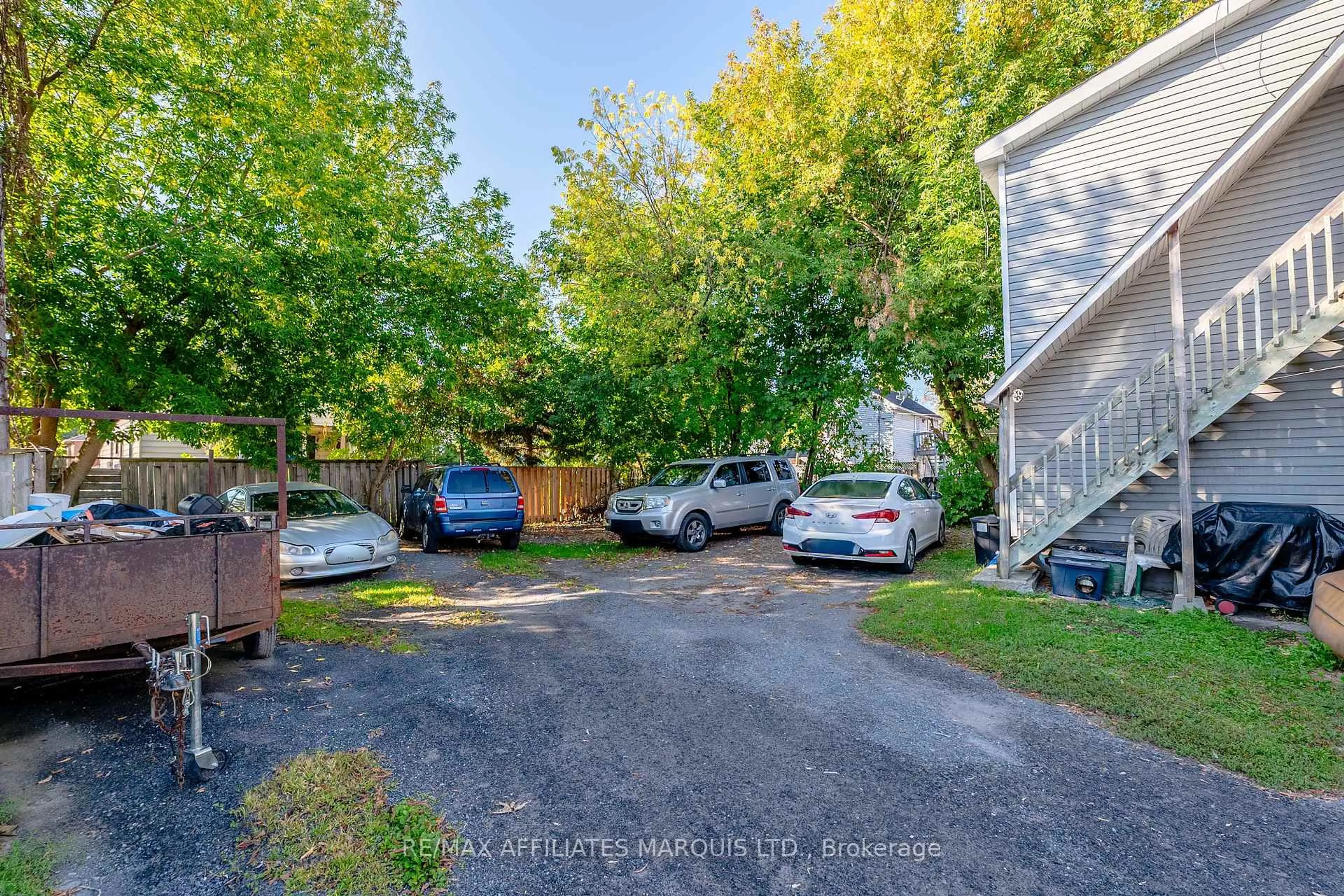 A pic from outside/outdoor area/front of a property/back of a property/a pic from drone, street for 753 First St, Cornwall Ontario K6H 1M3